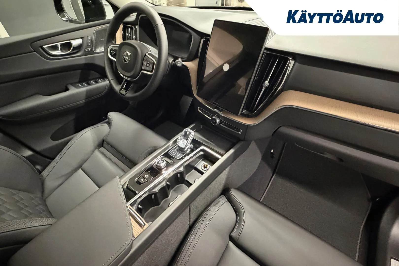 Volvo XC60 XTS-979 carousel image