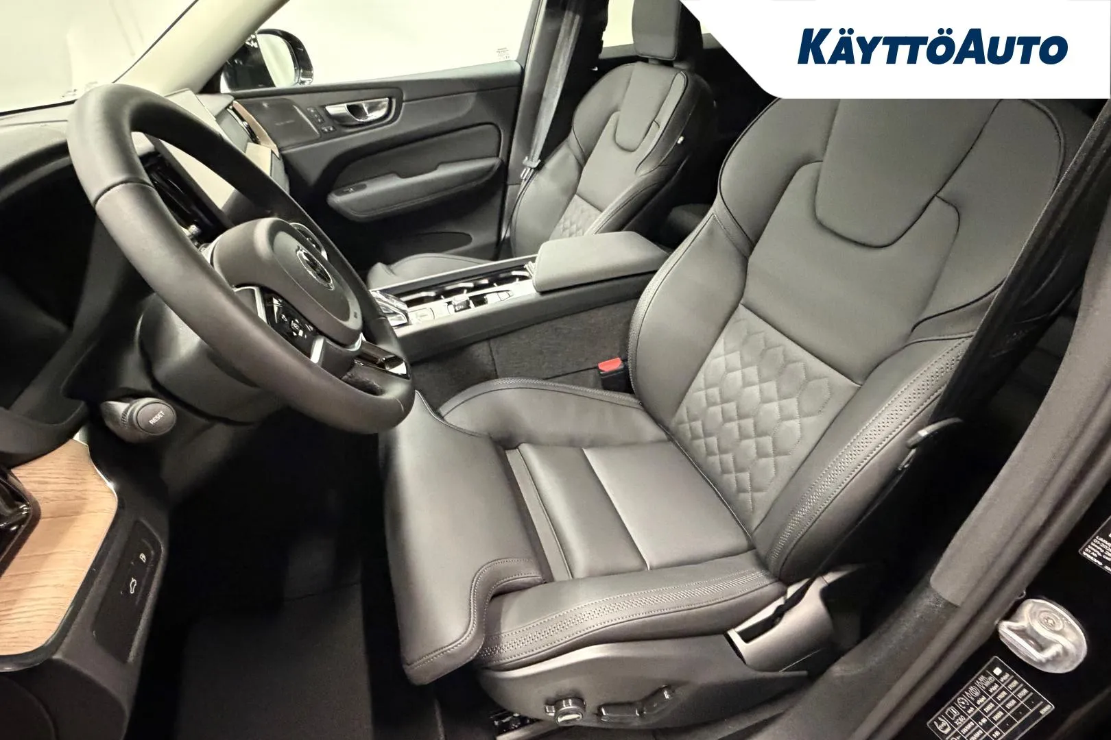 Volvo XC60 XTS-979 carousel image