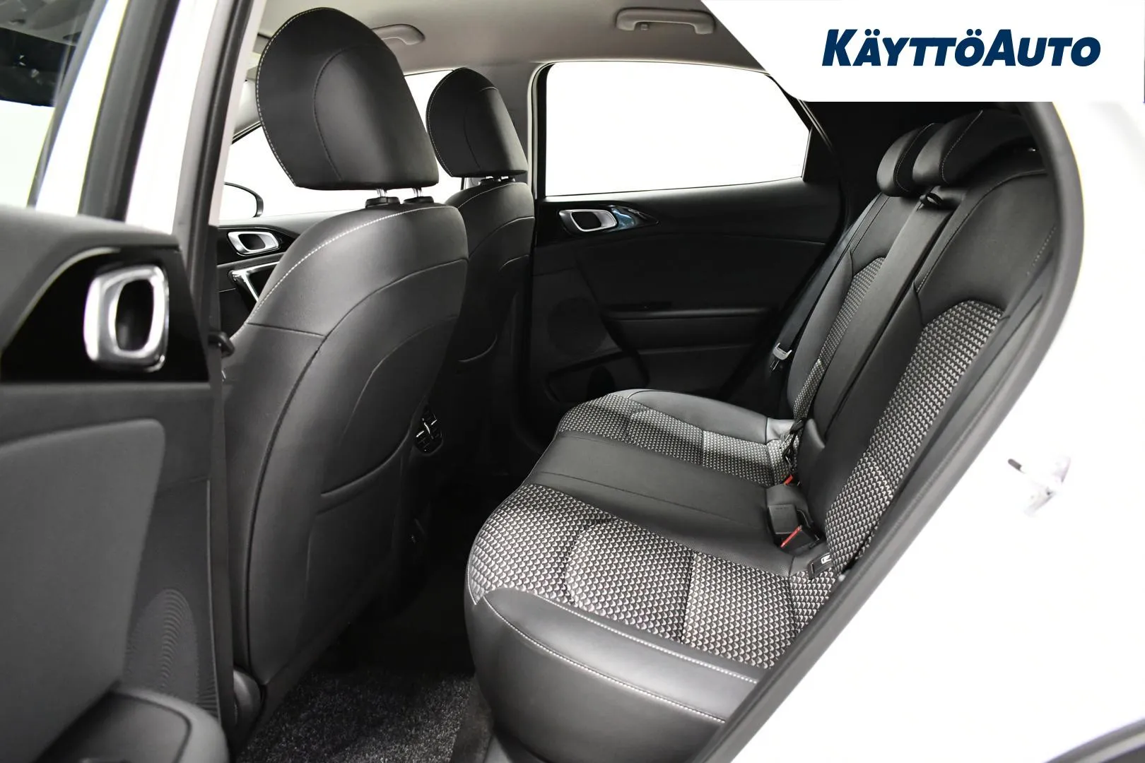 Kia XCeed XTM-877 carousel image