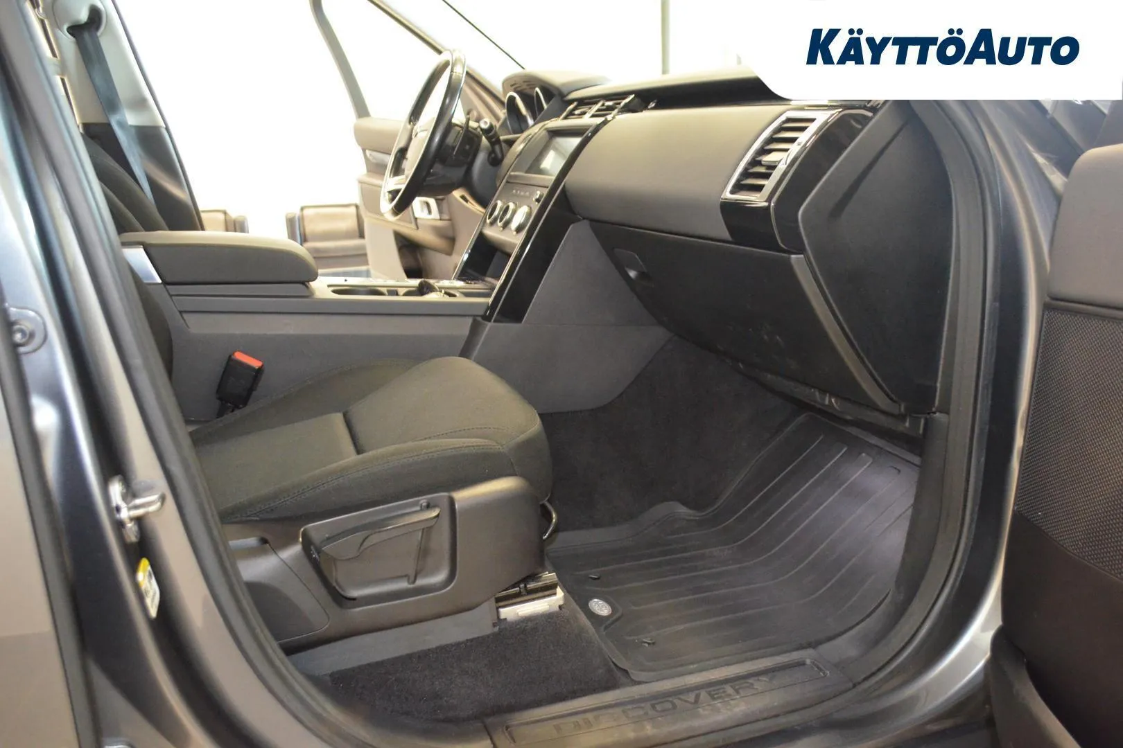 LAND ROVER Discovery LON-499 carousel image