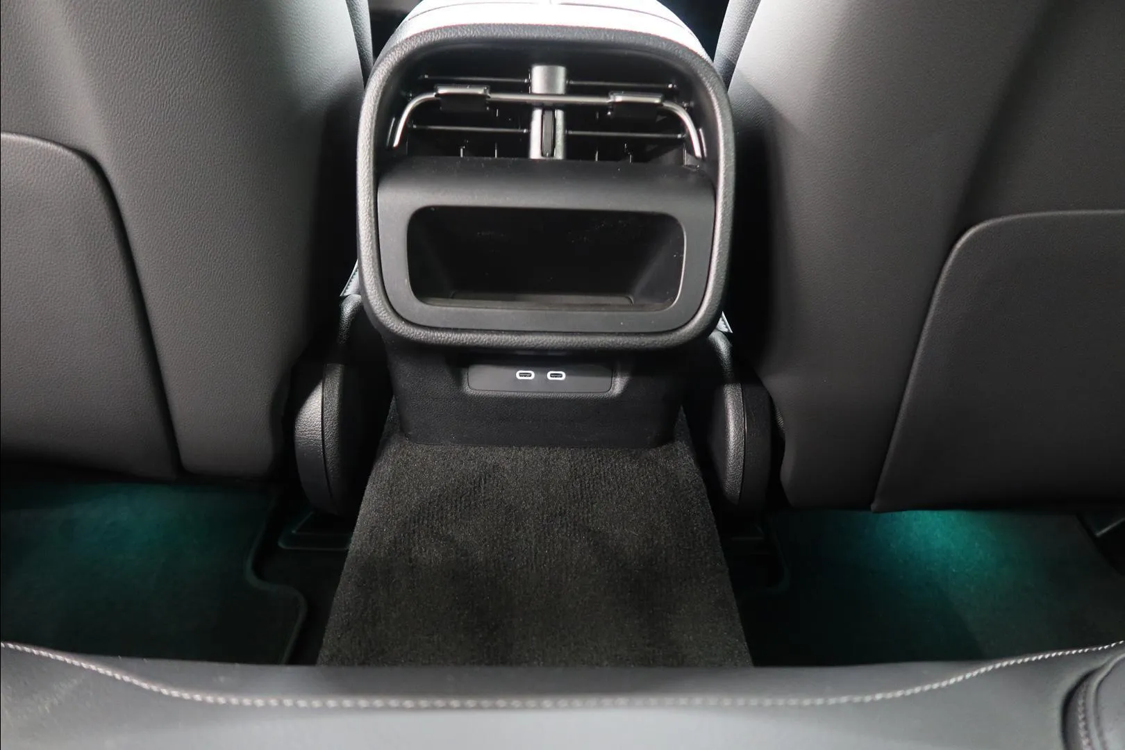 Mercedes-Benz E SZH-206 carousel image