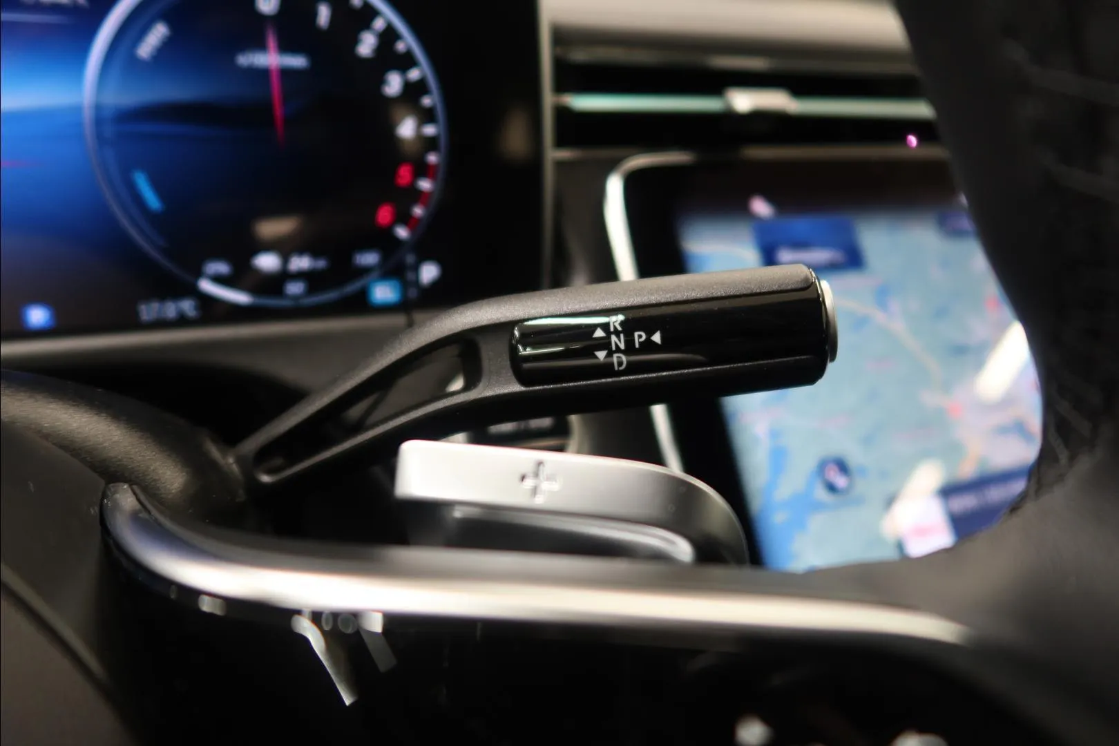 Mercedes-Benz E SZH-206 carousel image