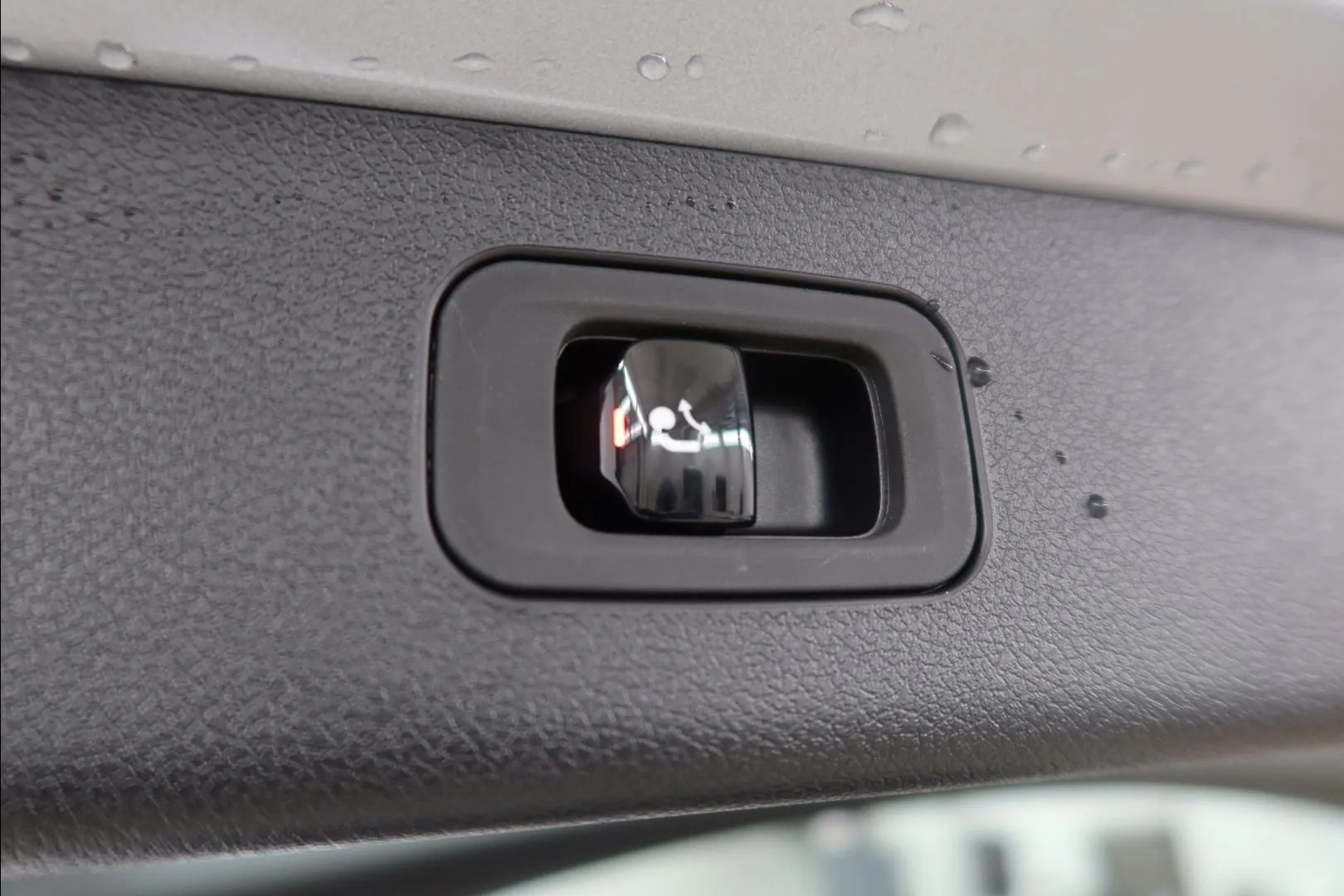 Mercedes-Benz E SZH-206 carousel image
