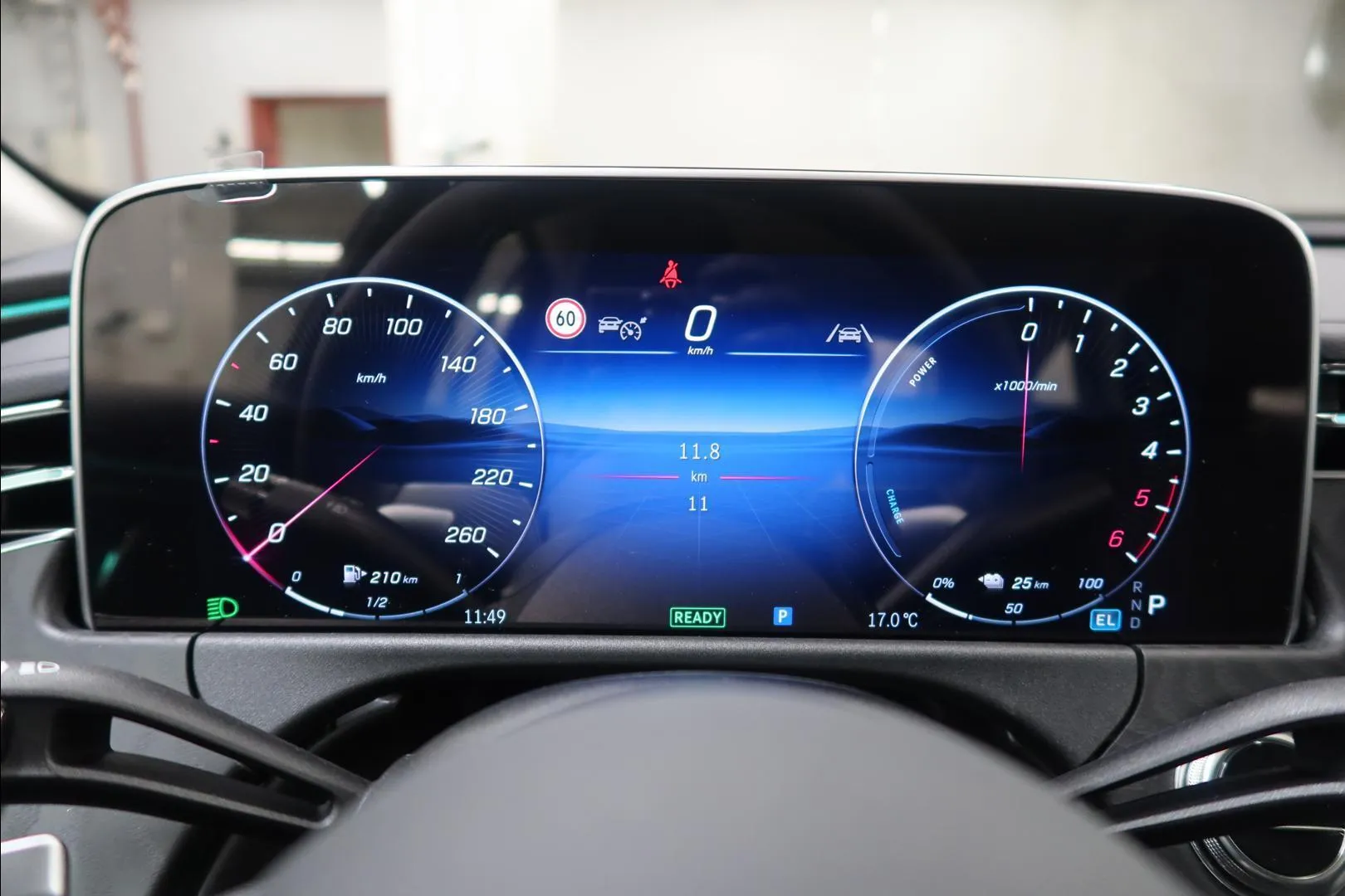 Mercedes-Benz E SZH-206 carousel image