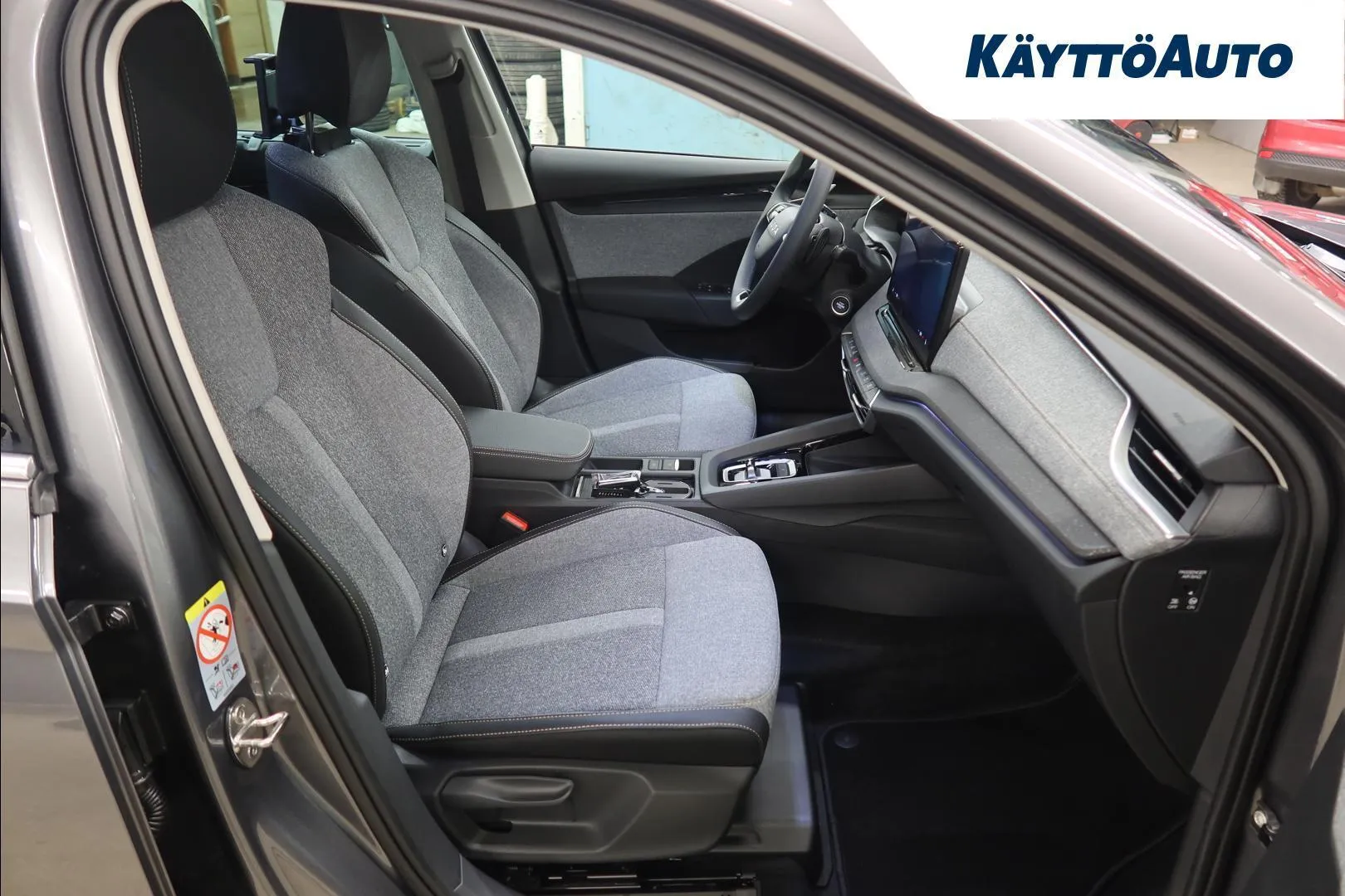 Skoda Octavia RXO-742 carousel image