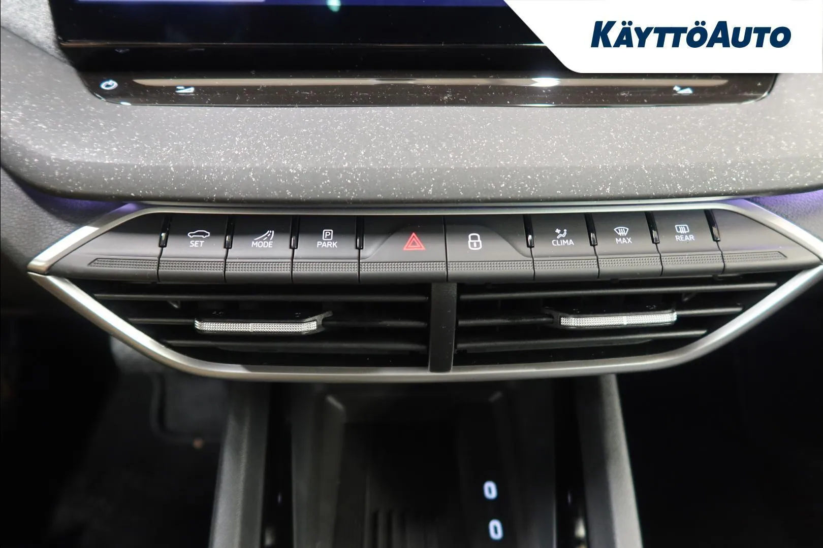 Skoda Octavia RXO-742 carousel image