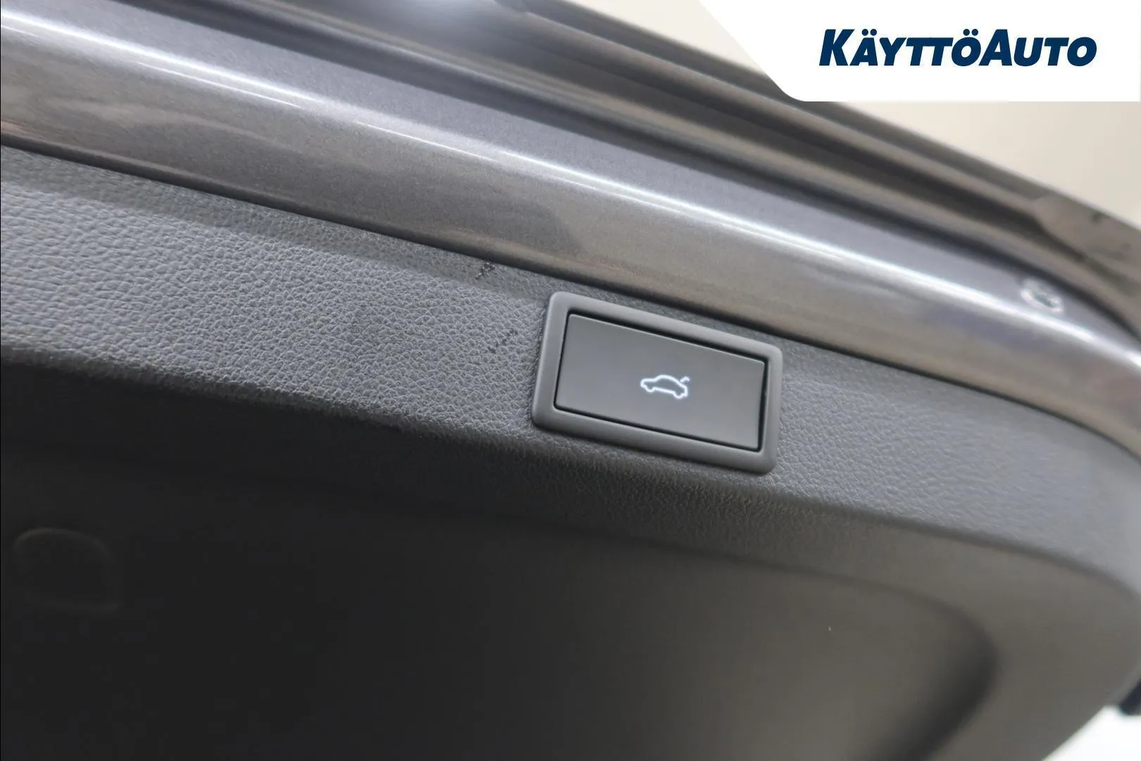 Skoda Octavia RXO-742 carousel image