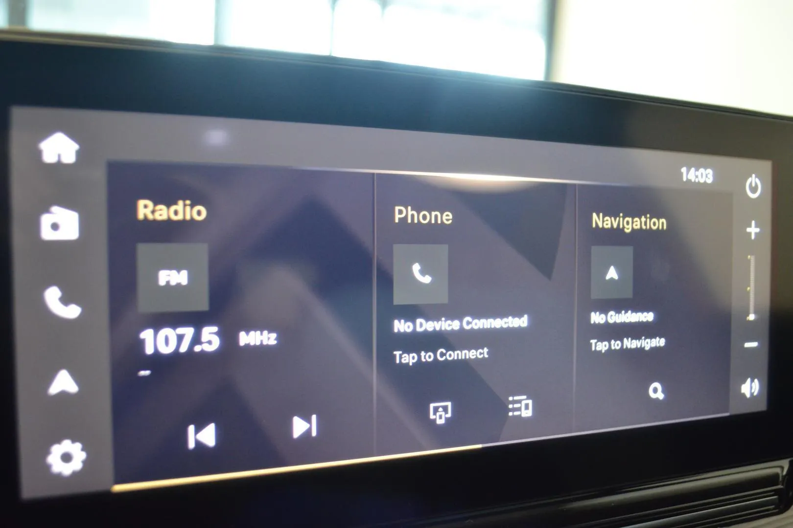 Citroen e-C3 Aircross XTN-316 carousel image