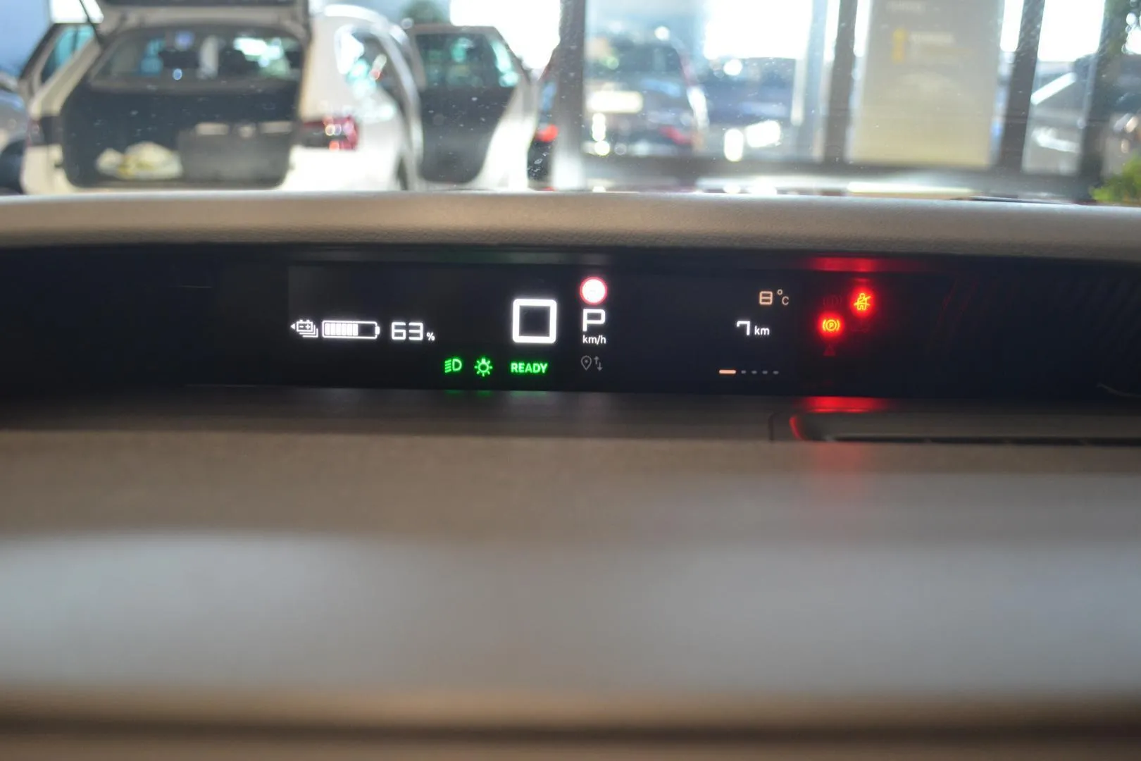 Citroen e-C3 Aircross XTN-316 carousel image