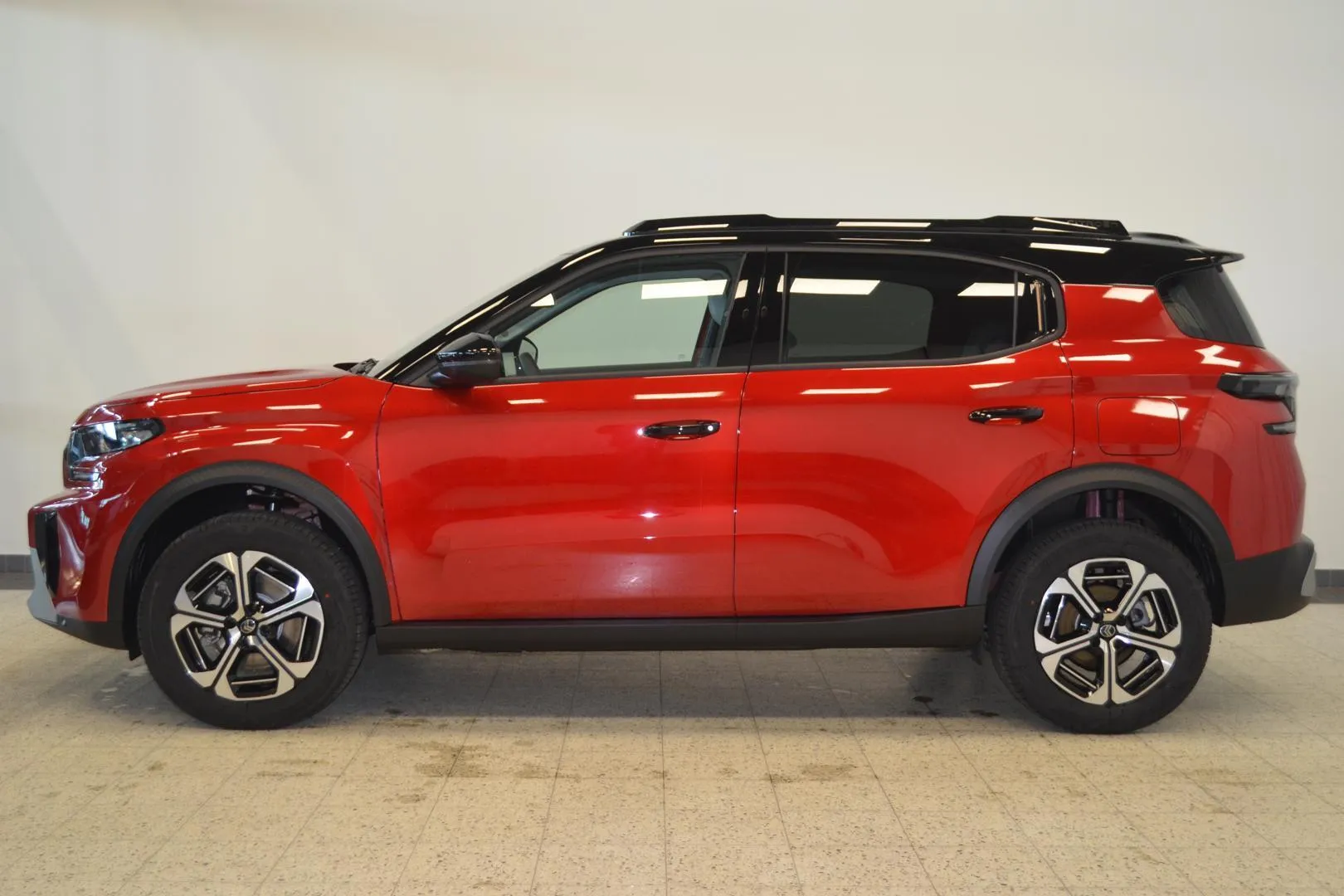 Citroen e-C3 Aircross XTN-316 carousel image
