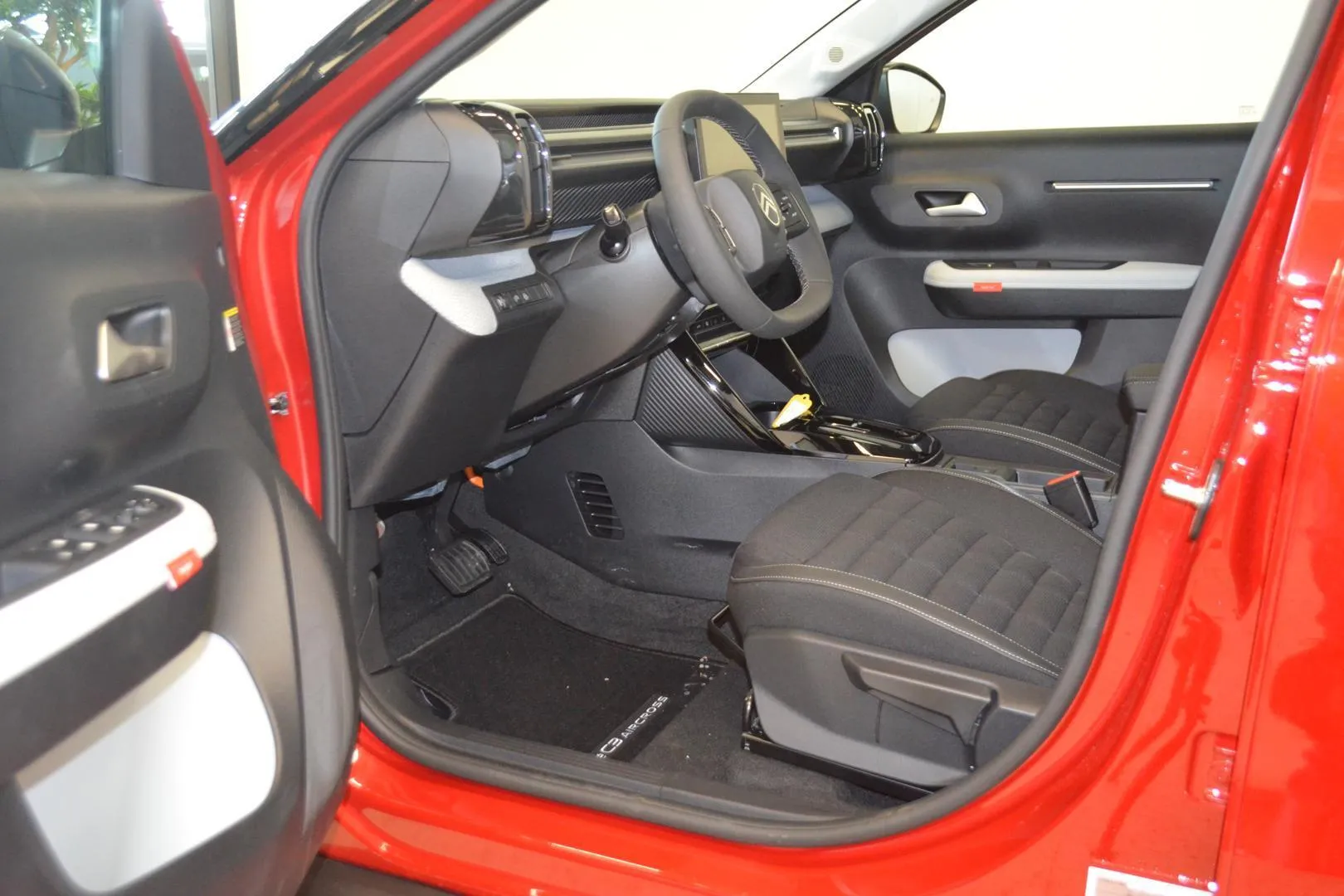 Citroen e-C3 Aircross XTN-316 carousel image