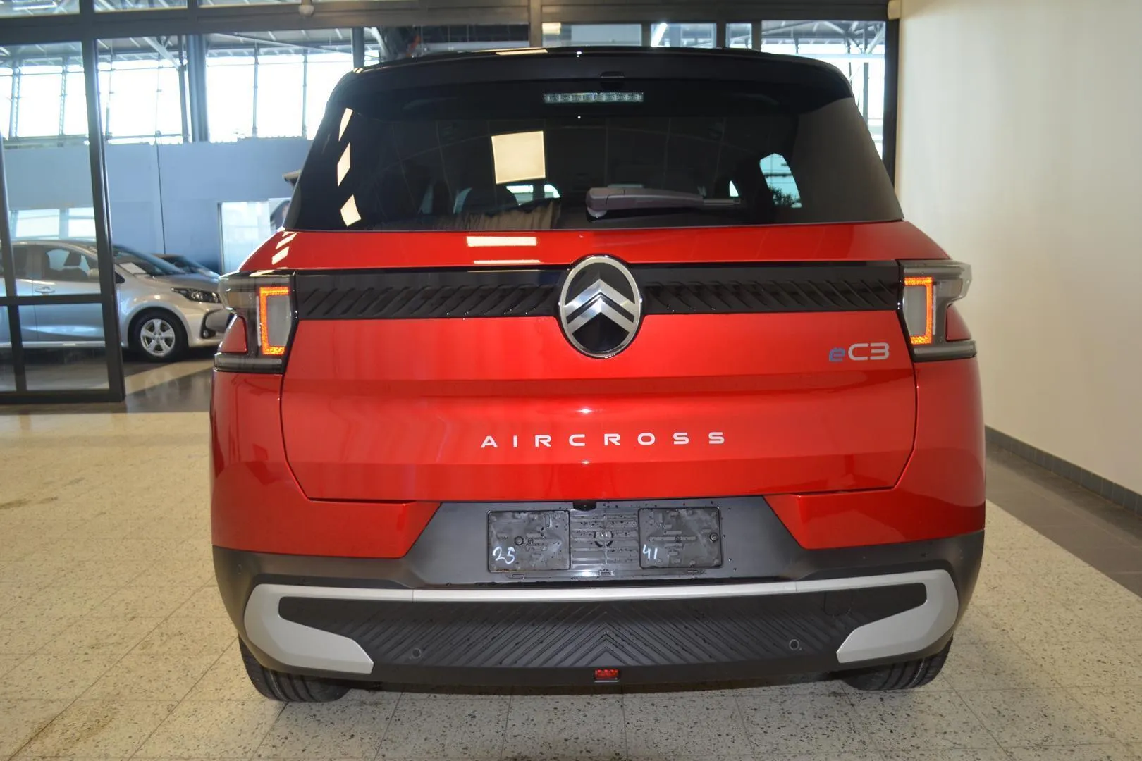 Citroen e-C3 Aircross XTN-316 carousel image