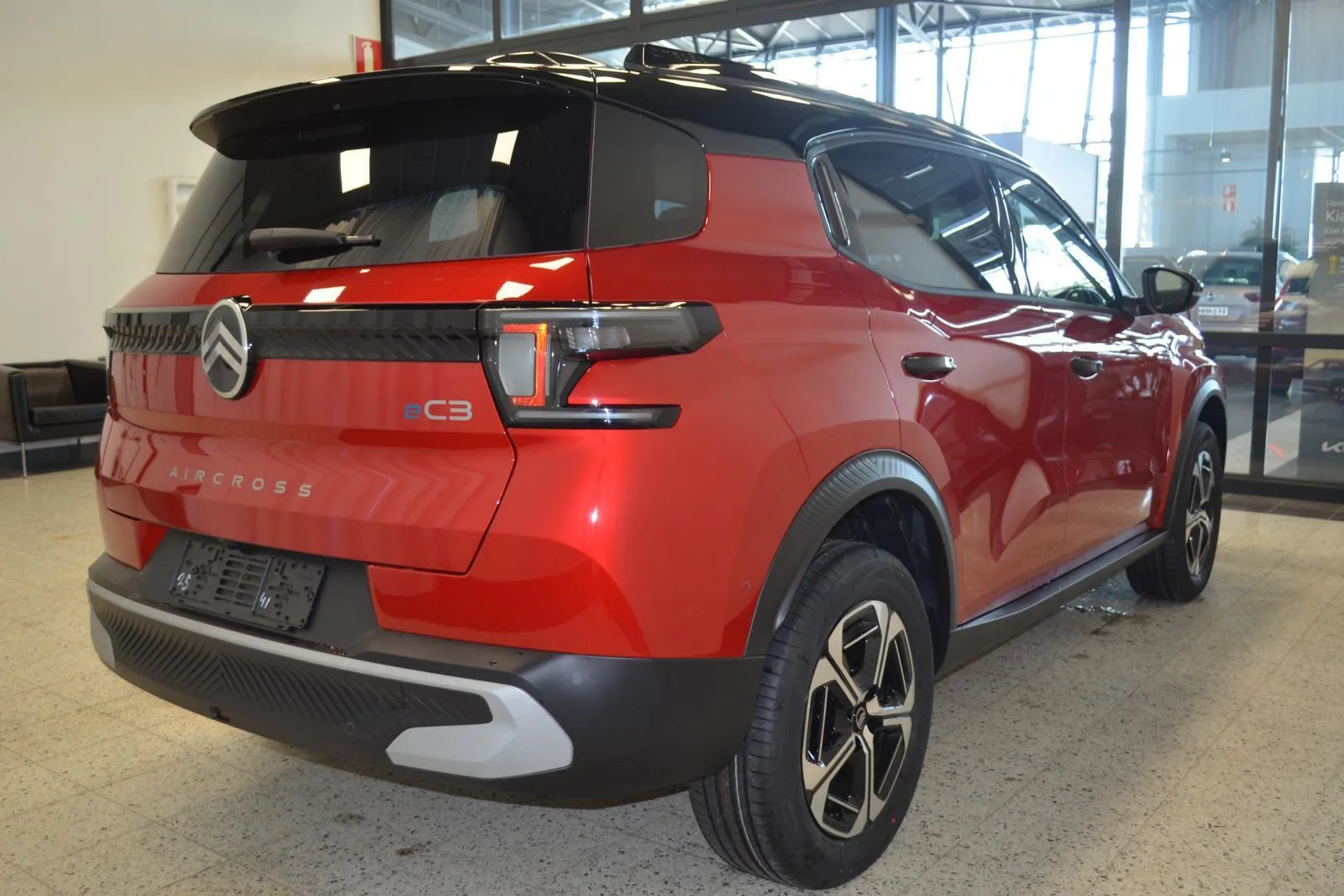 Citroen e-C3 Aircross XTN-316 carousel image