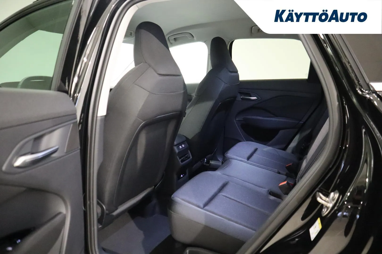 Audi Q3 YMC-255 carousel image