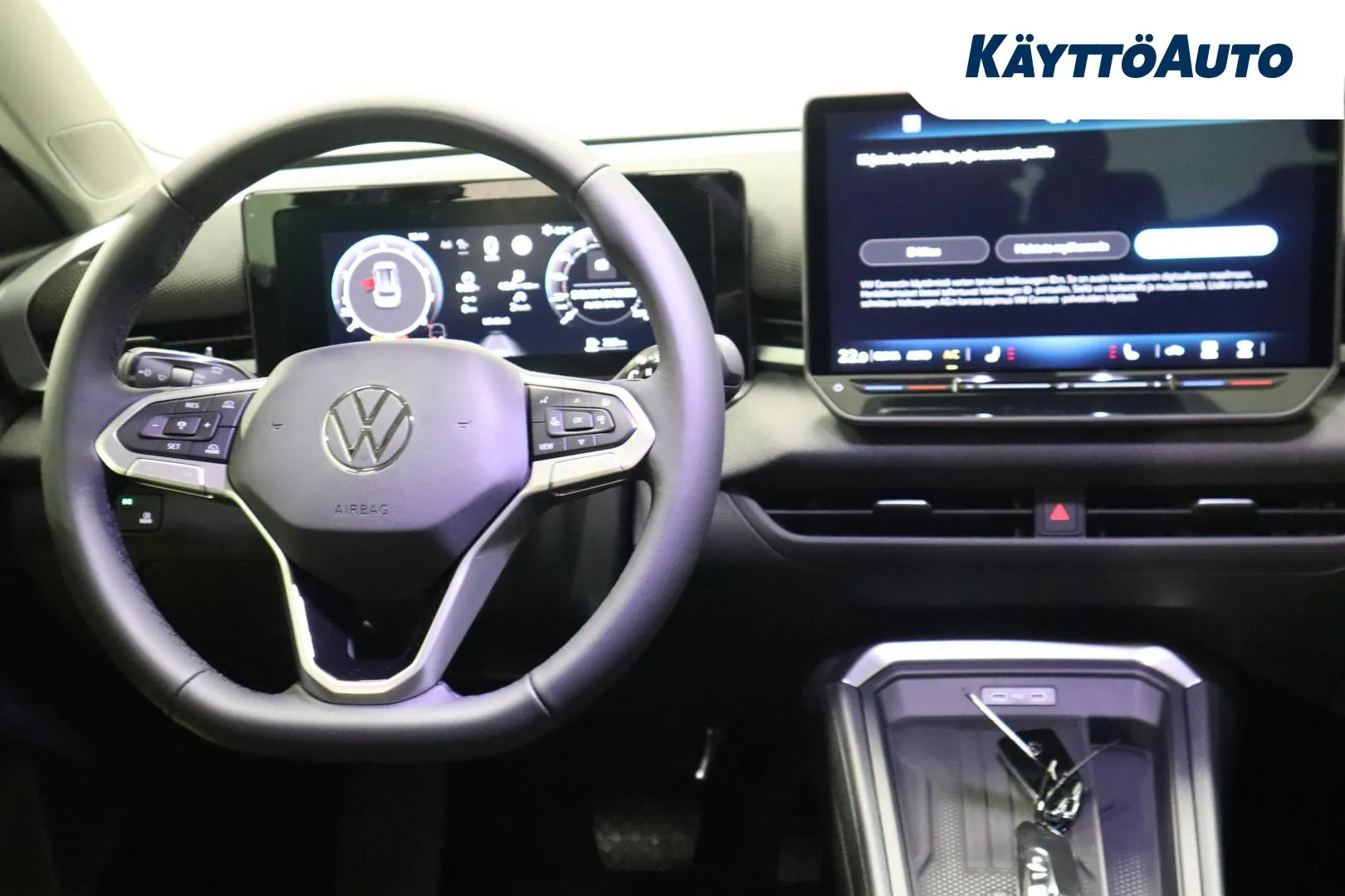 Volkswagen T-Roc LTO-476 carousel image