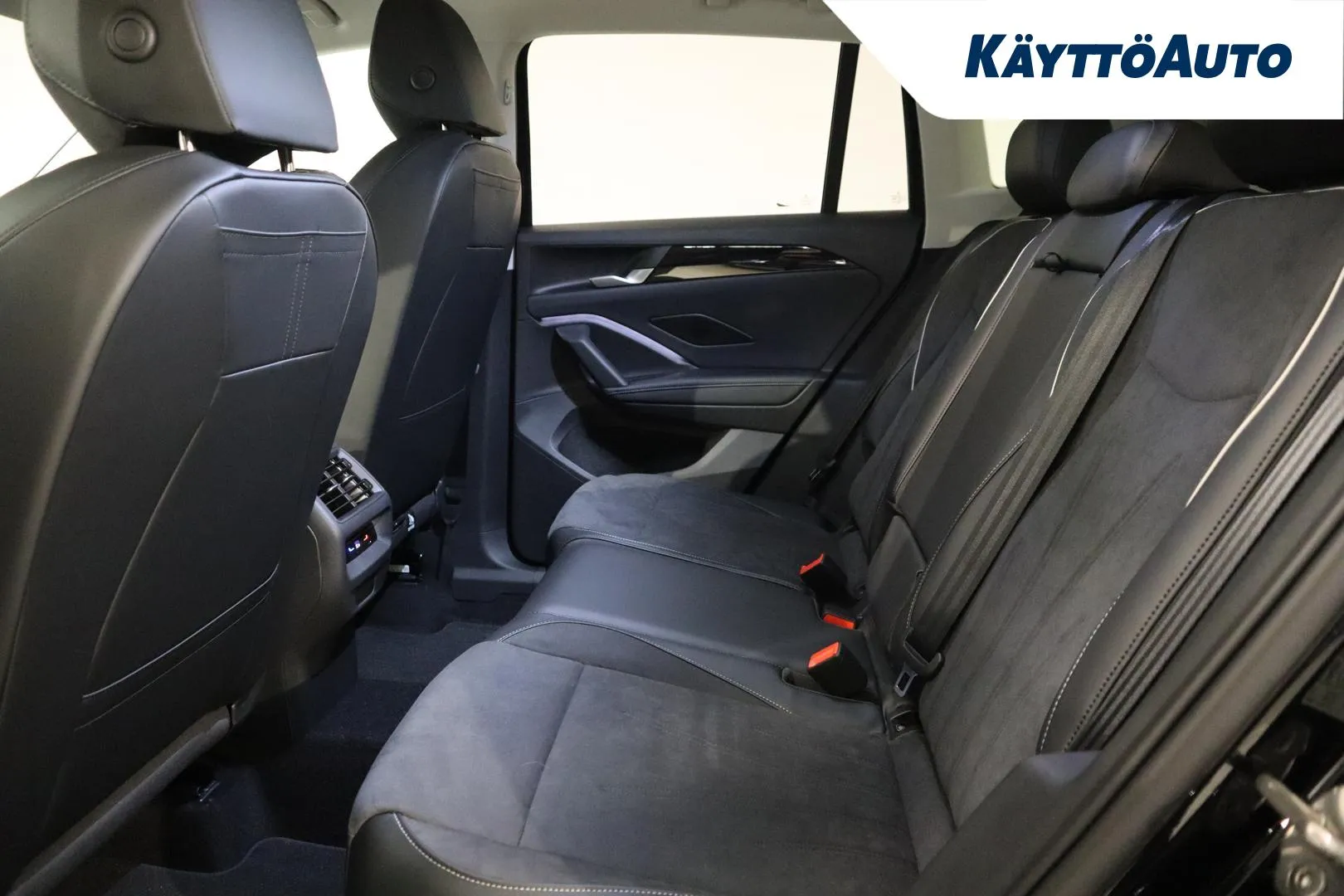 Volkswagen Tiguan LTM-750 carousel image