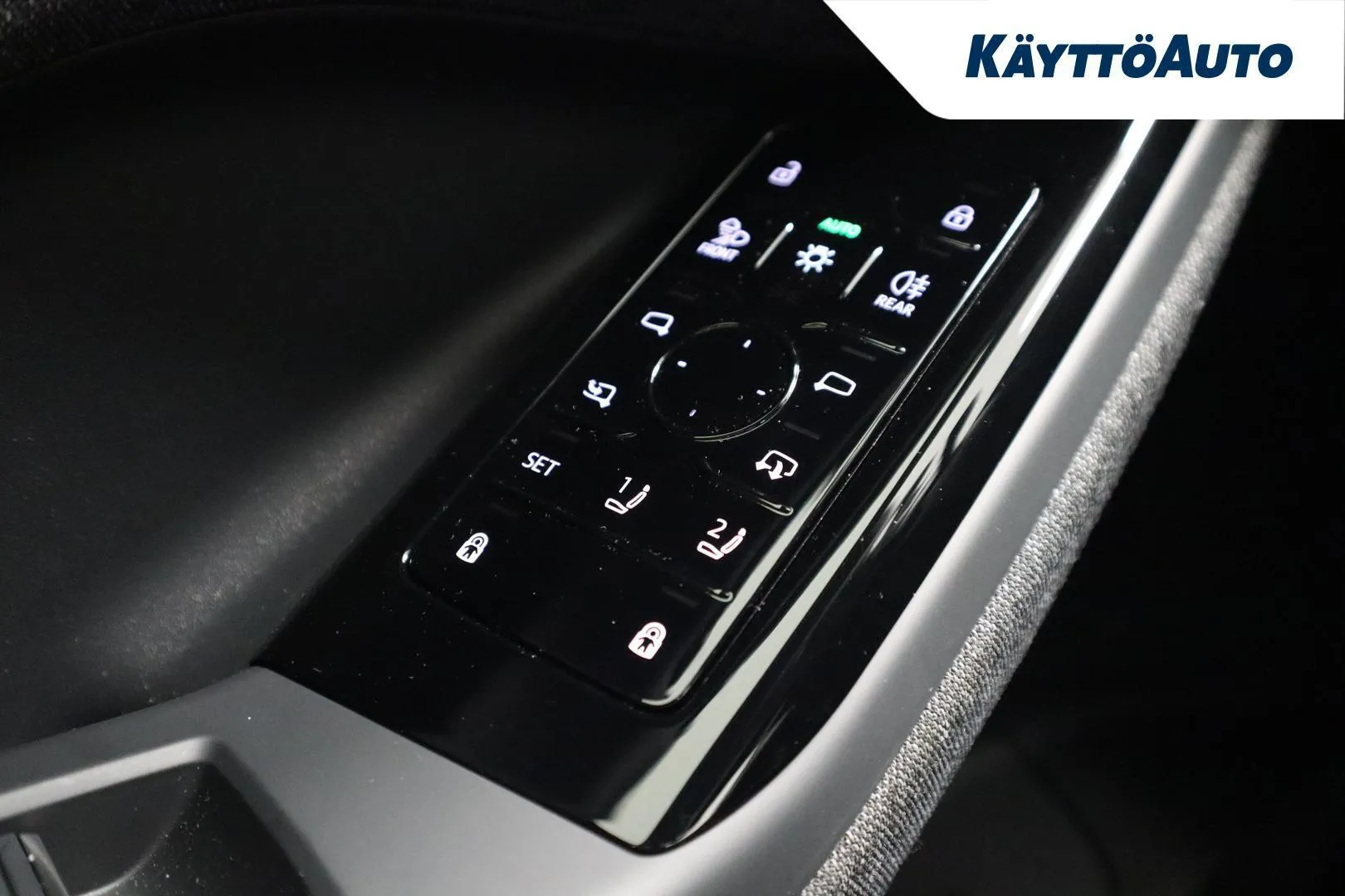 Audi Q6 e-tron YMK-995 carousel image