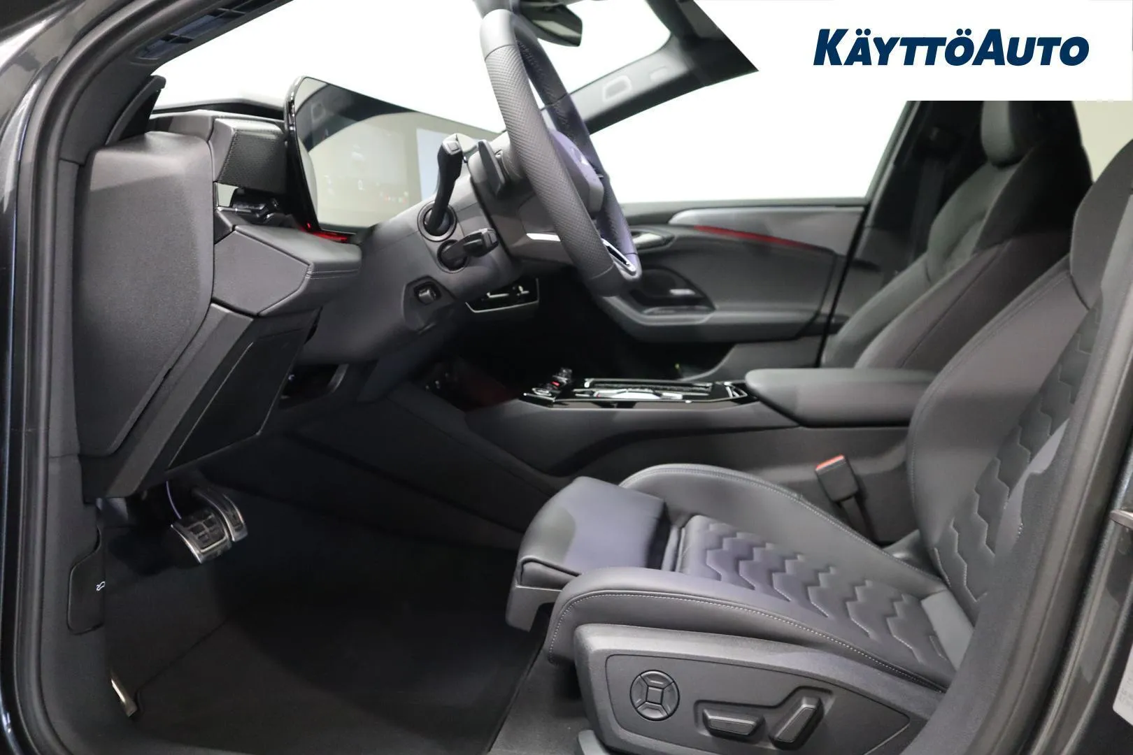 Audi A6 e-tron YMO-107 carousel image