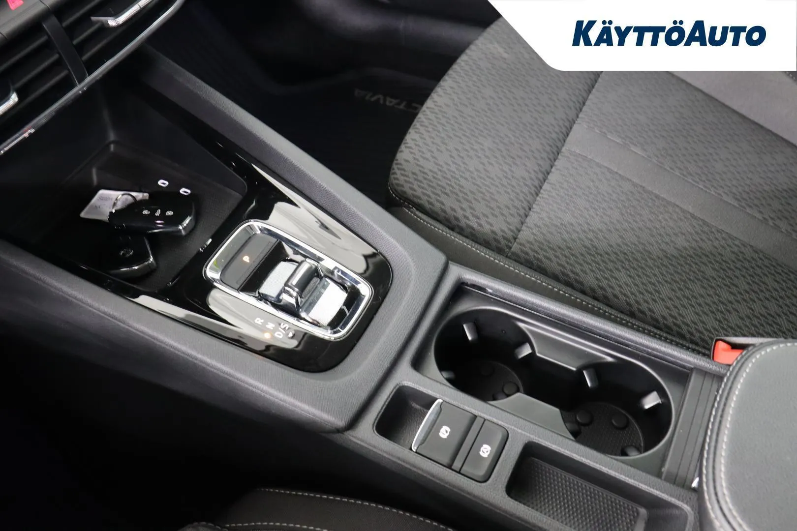 Skoda Octavia XRT-265 carousel image