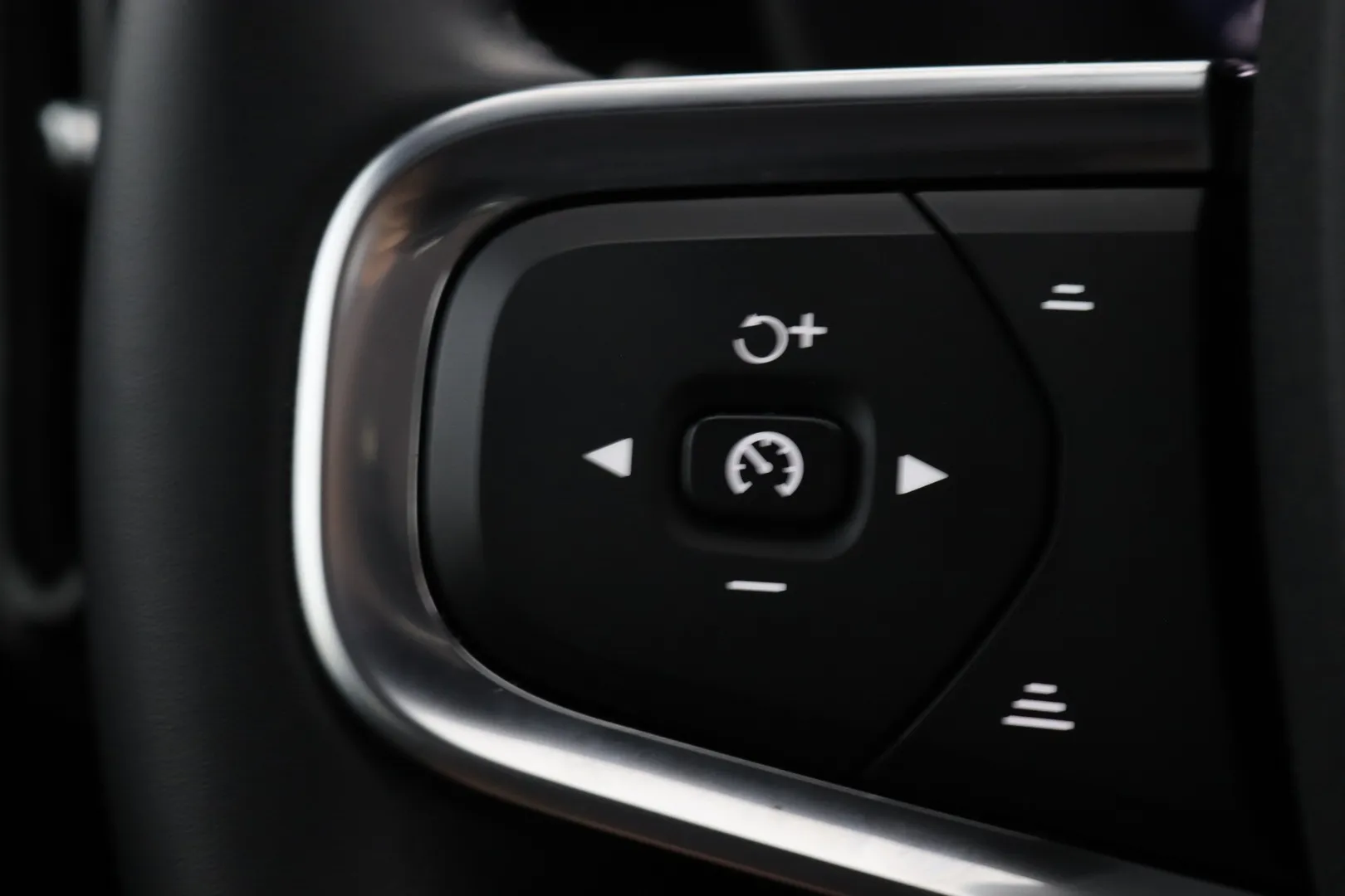 Volvo EC40 IST-131 carousel image