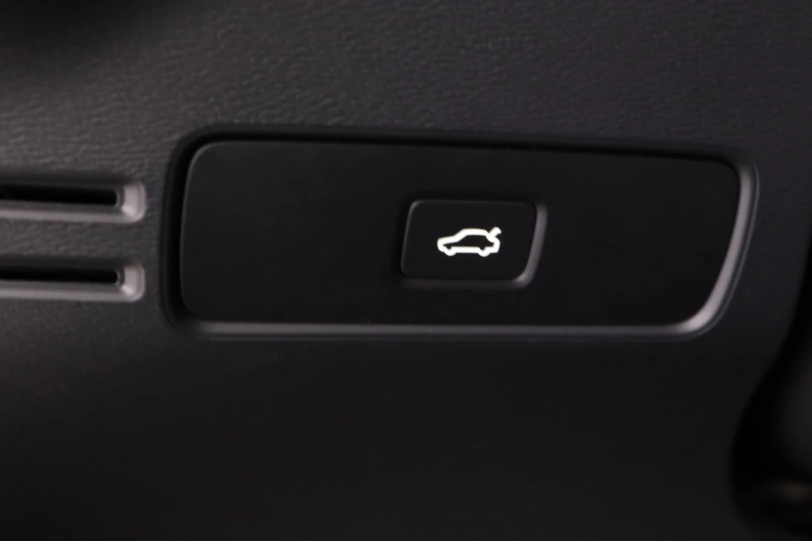 Volvo EC40 IST-131 carousel image