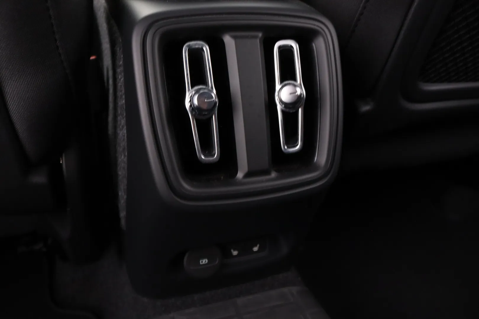 Volvo EC40 IST-131 carousel image