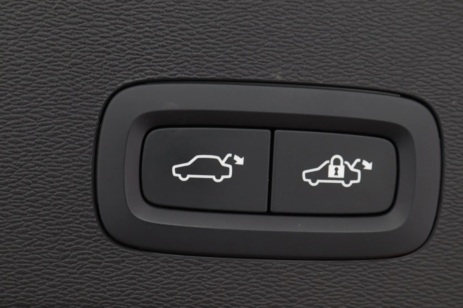 Volvo EC40 IST-131 carousel image