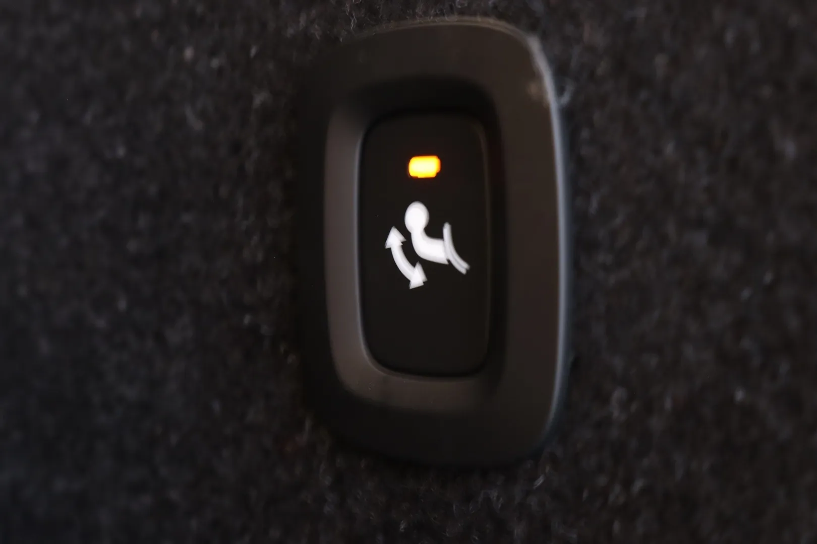 Volvo EC40 IST-131 carousel image