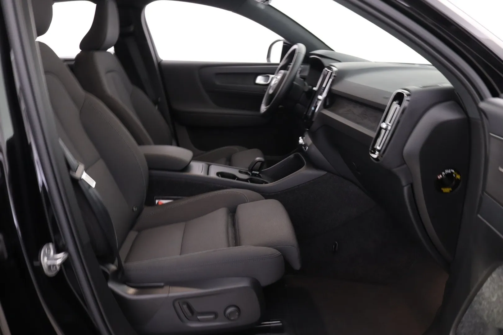 Volvo EC40 IST-131 carousel image