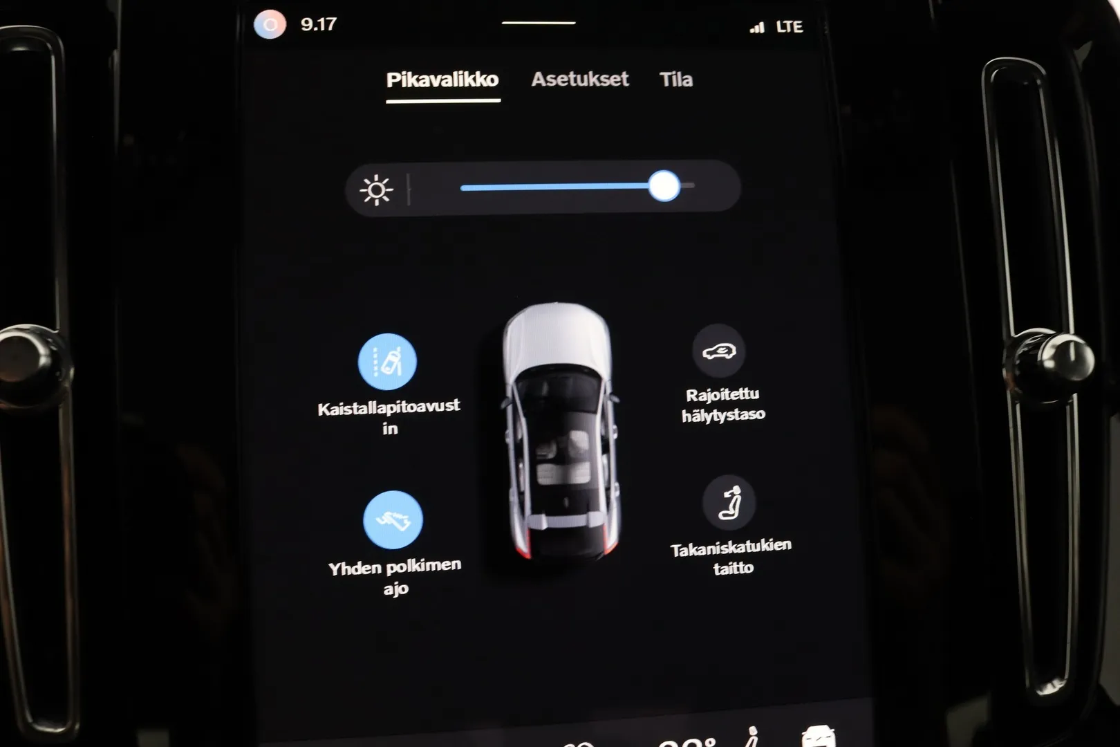Volvo EC40 IST-131 carousel image