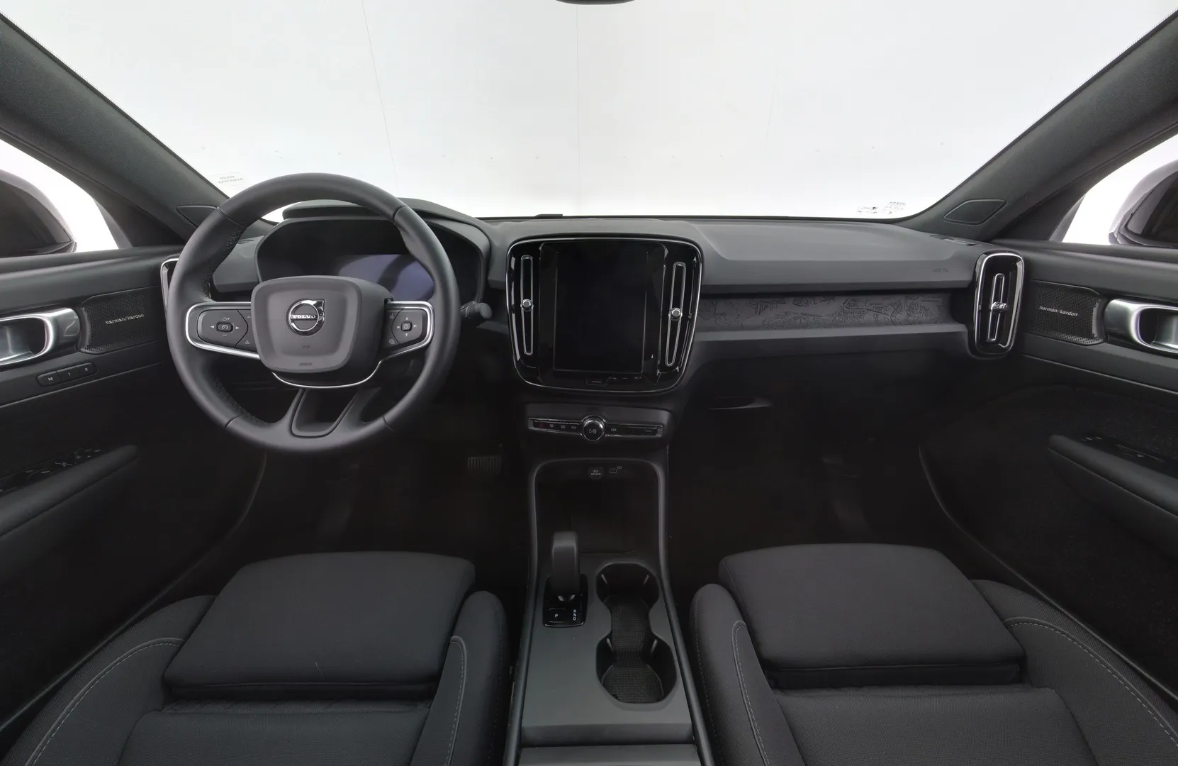 Volvo EC40 IST-131 carousel image