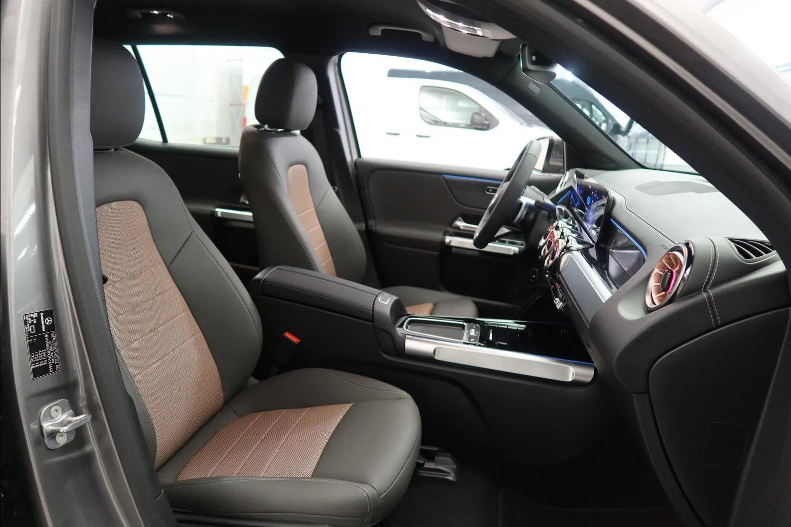 Mercedes-Benz EQB ISL-169 carousel image