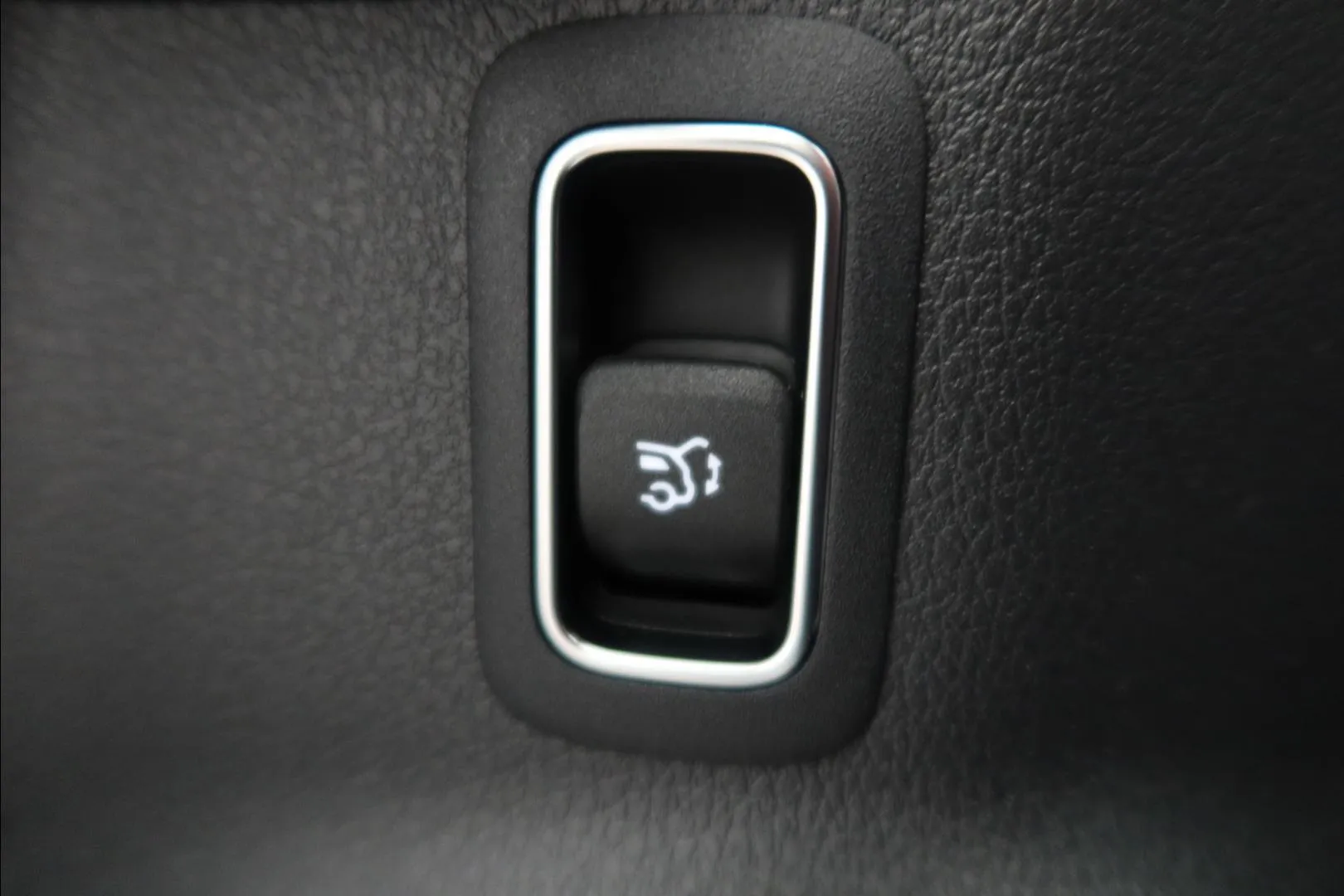 Mercedes-Benz EQB ISL-169 carousel image