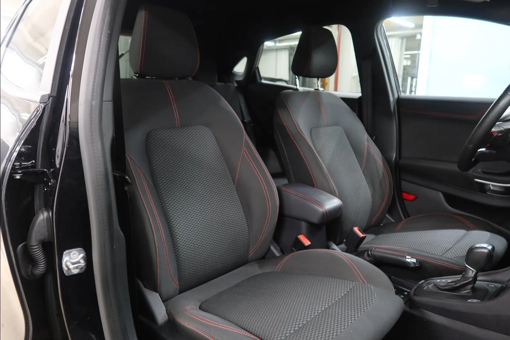 Ford Puma ZNV-885 carousel image