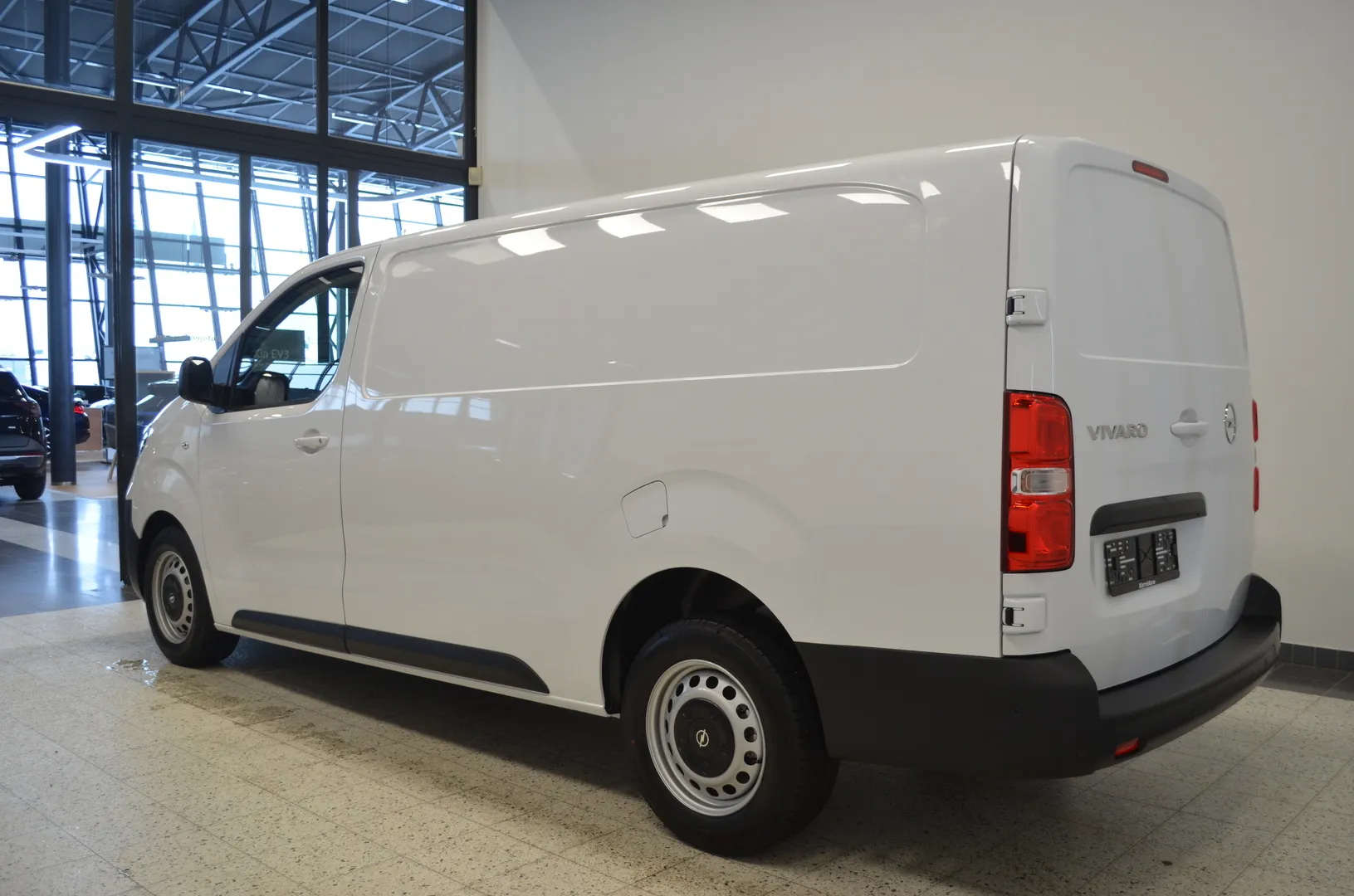 Opel Vivaro ZPS-582 carousel image
