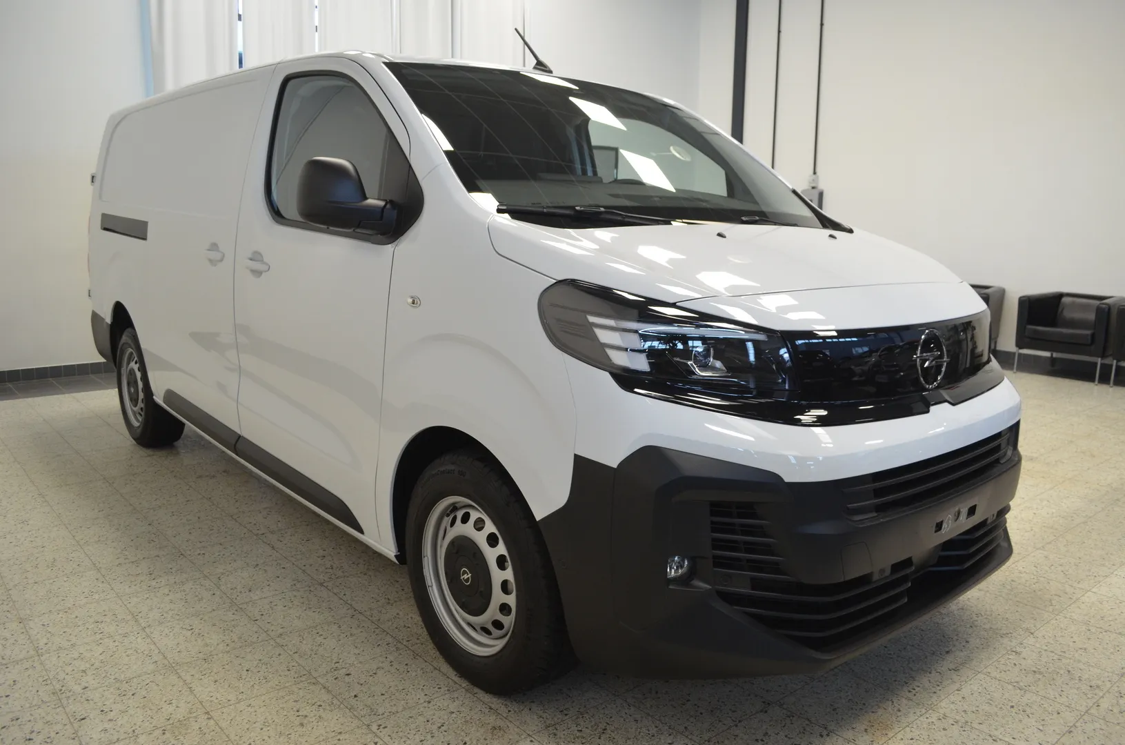 Opel Vivaro ZPS-582 carousel image