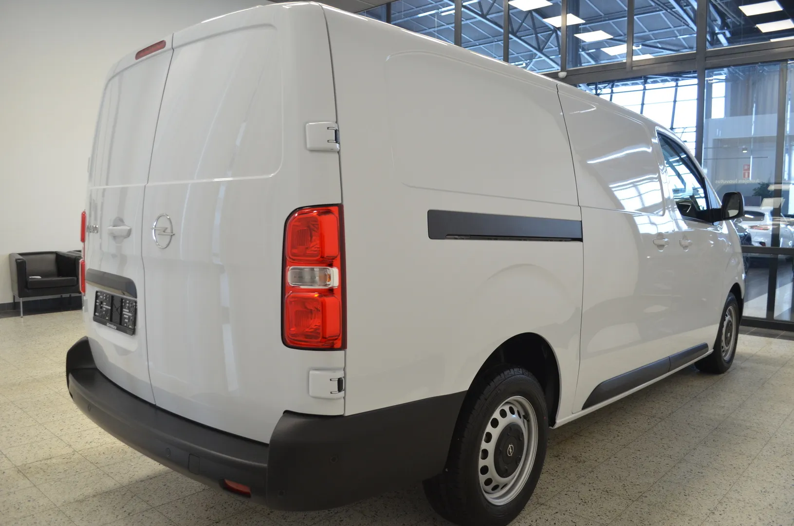 Opel Vivaro ZPS-582 carousel image