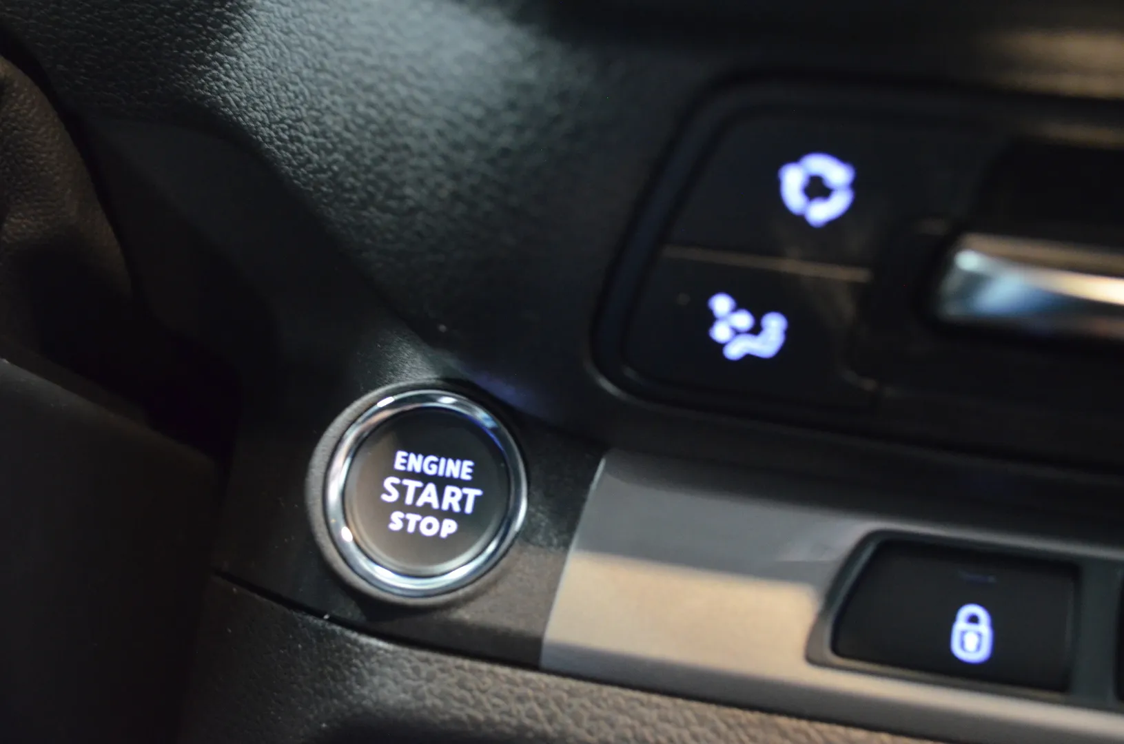 Opel Vivaro ZPS-582 carousel image