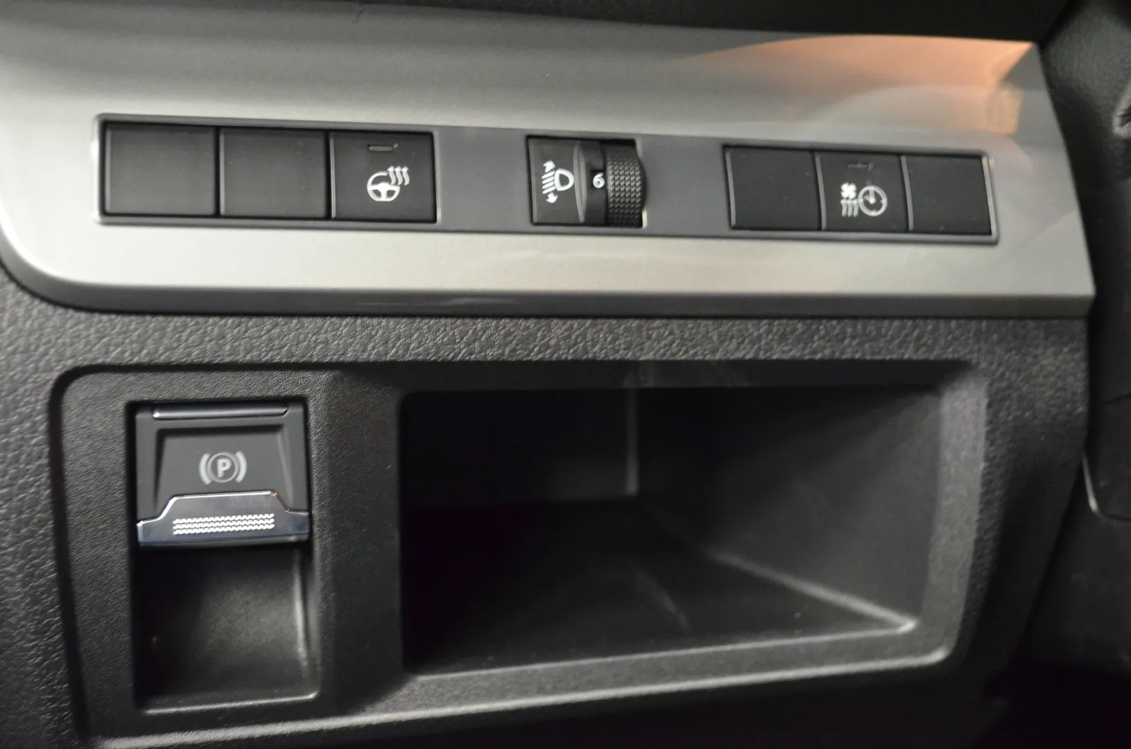 Opel Vivaro ZPS-582 carousel image