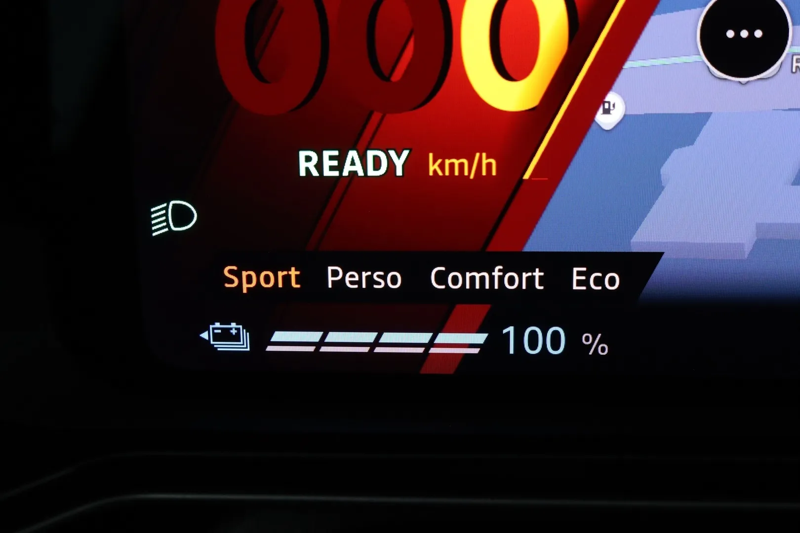 Renault 5 KXO-519 carousel image