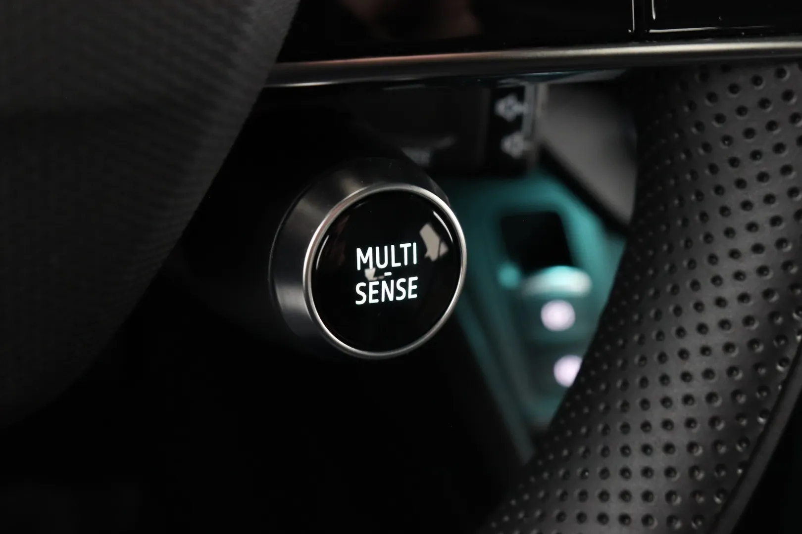 Renault 5 KXO-519 carousel image