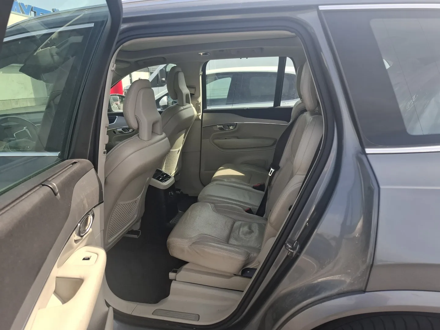 Volvo XC90 YKS-784 carousel image
