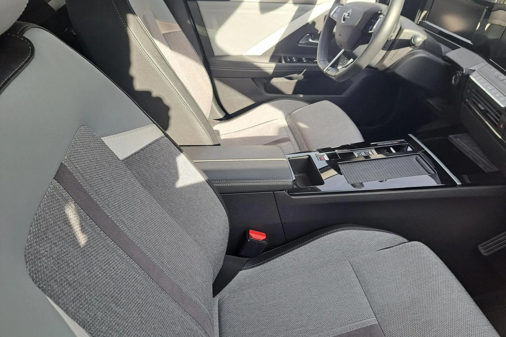 Opel Astra ZOK-253 carousel image