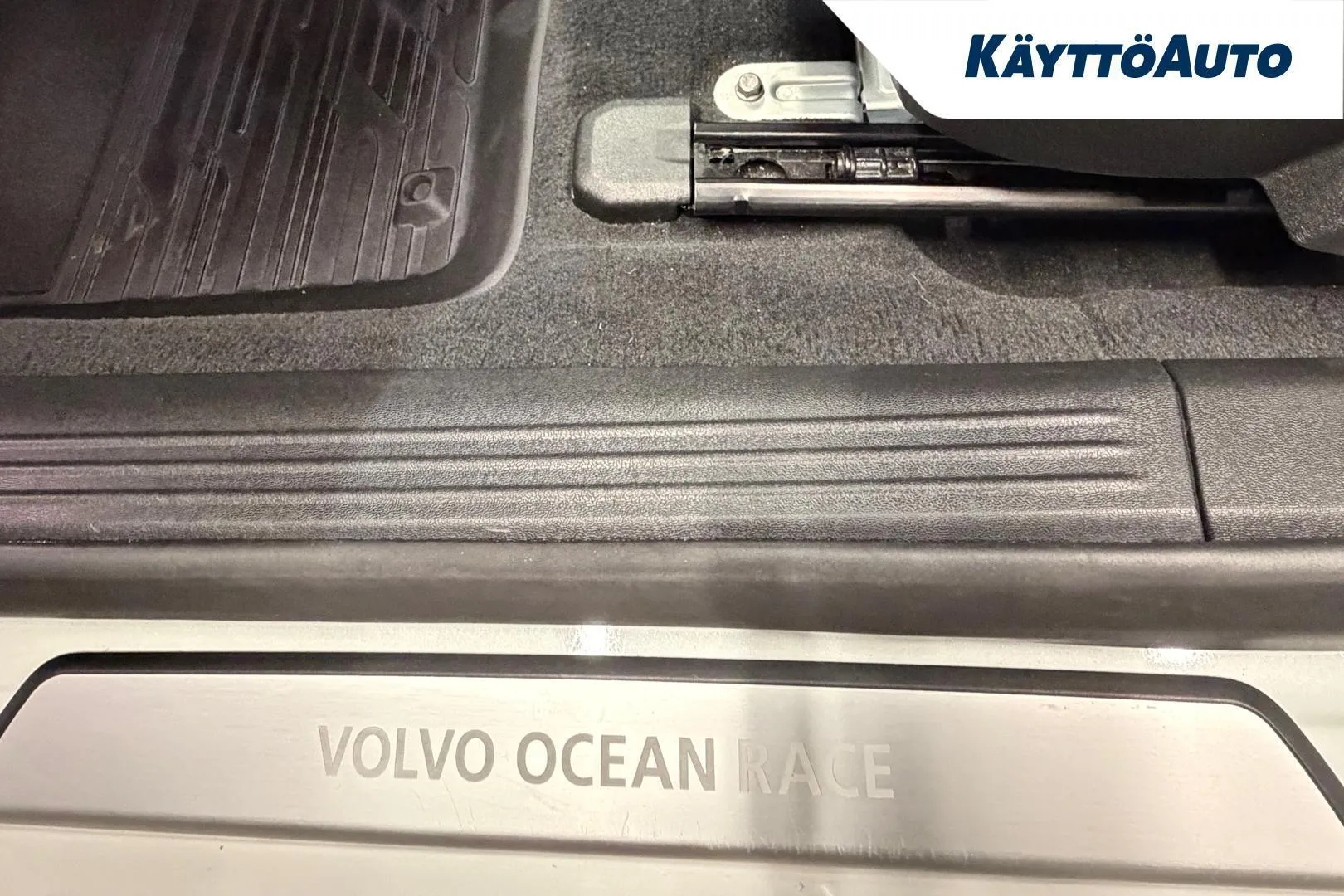 Volvo V40 BSL-120 carousel image