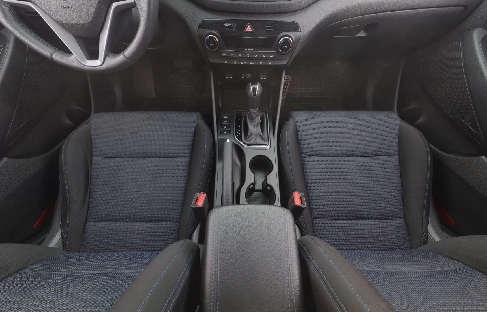 Hyundai Tucson CKJ-913 carousel image