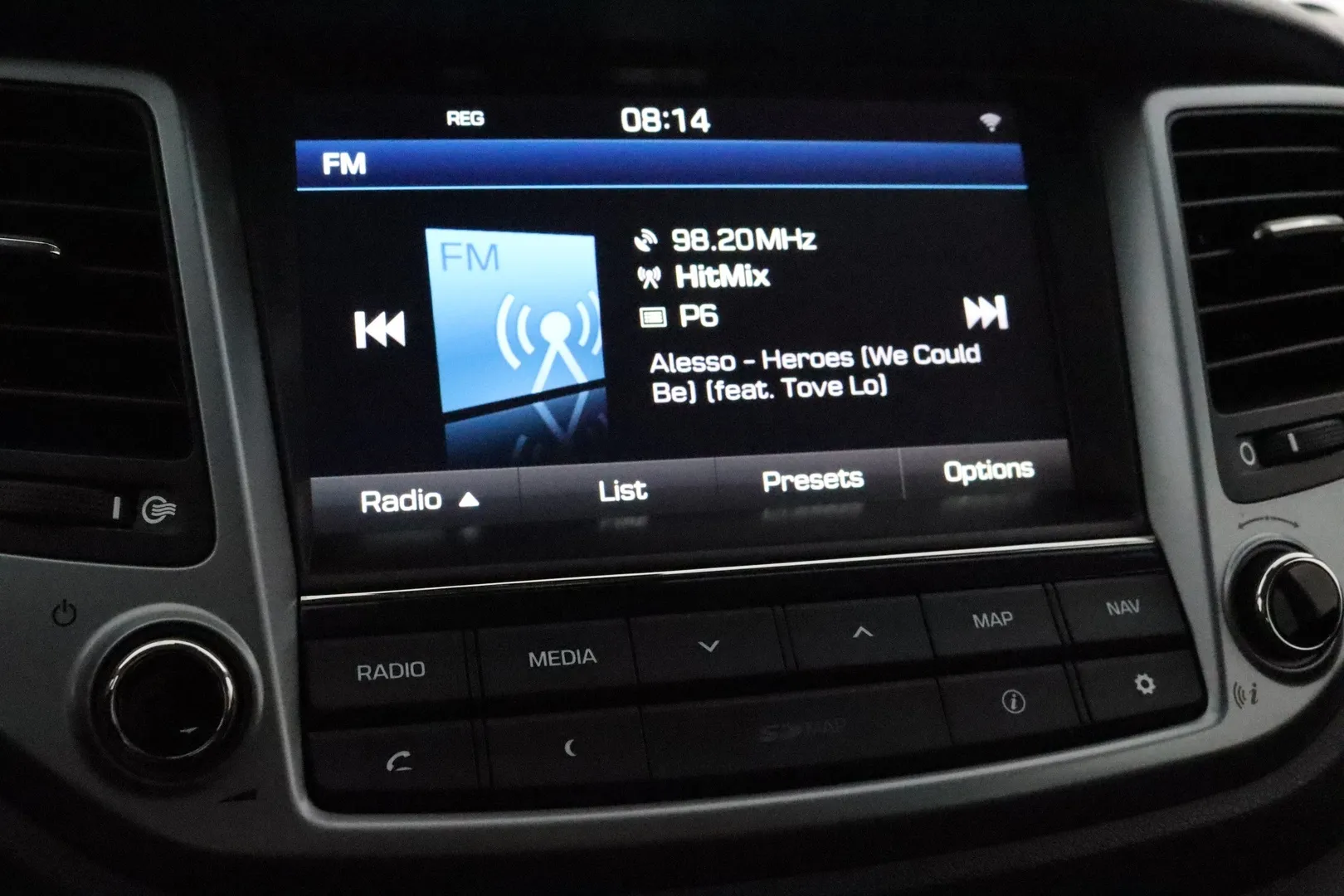 Hyundai Tucson CKJ-913 carousel image