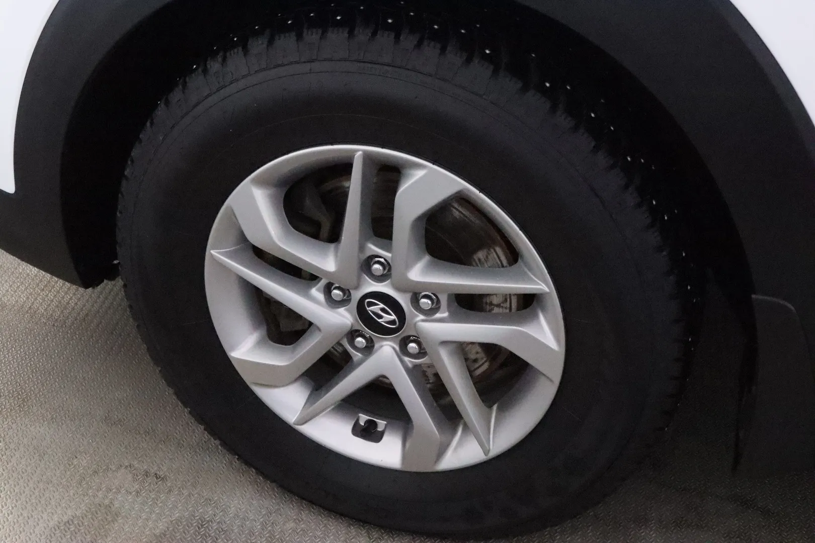 Hyundai Tucson CKJ-913 carousel image