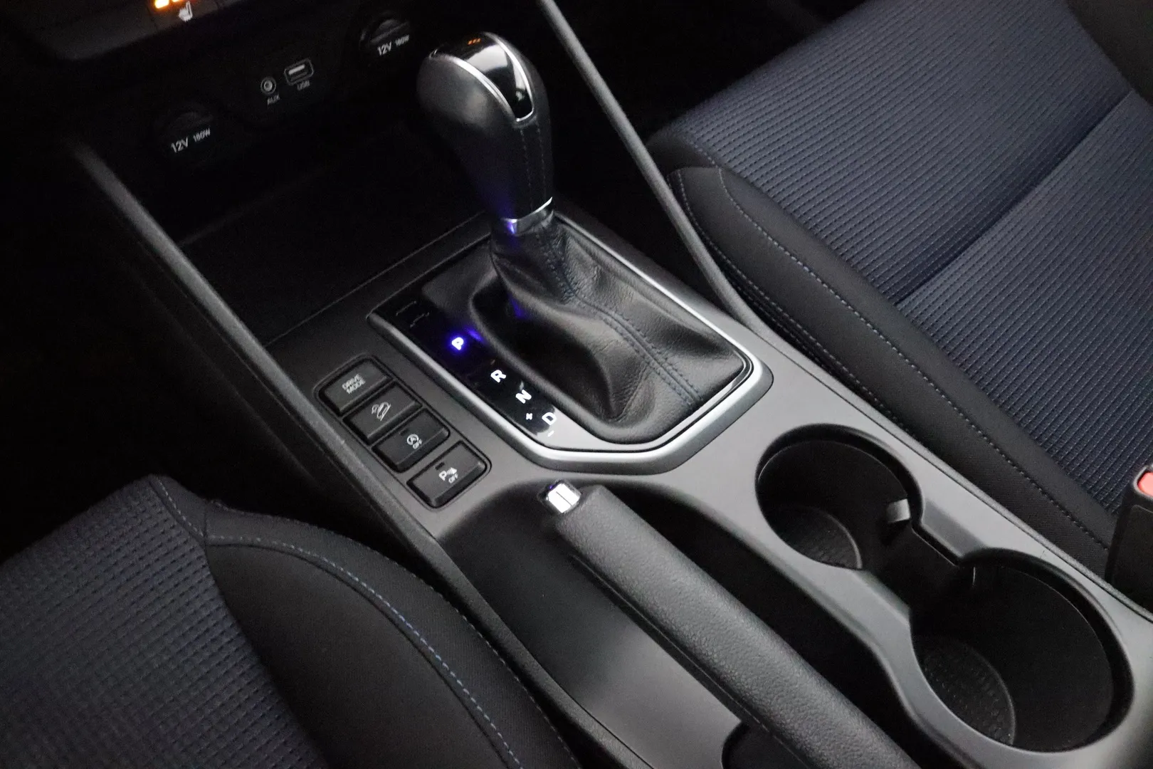 Hyundai Tucson CKJ-913 carousel image