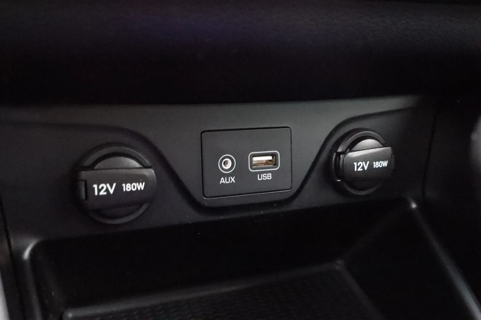 Hyundai Tucson CKJ-913 carousel image