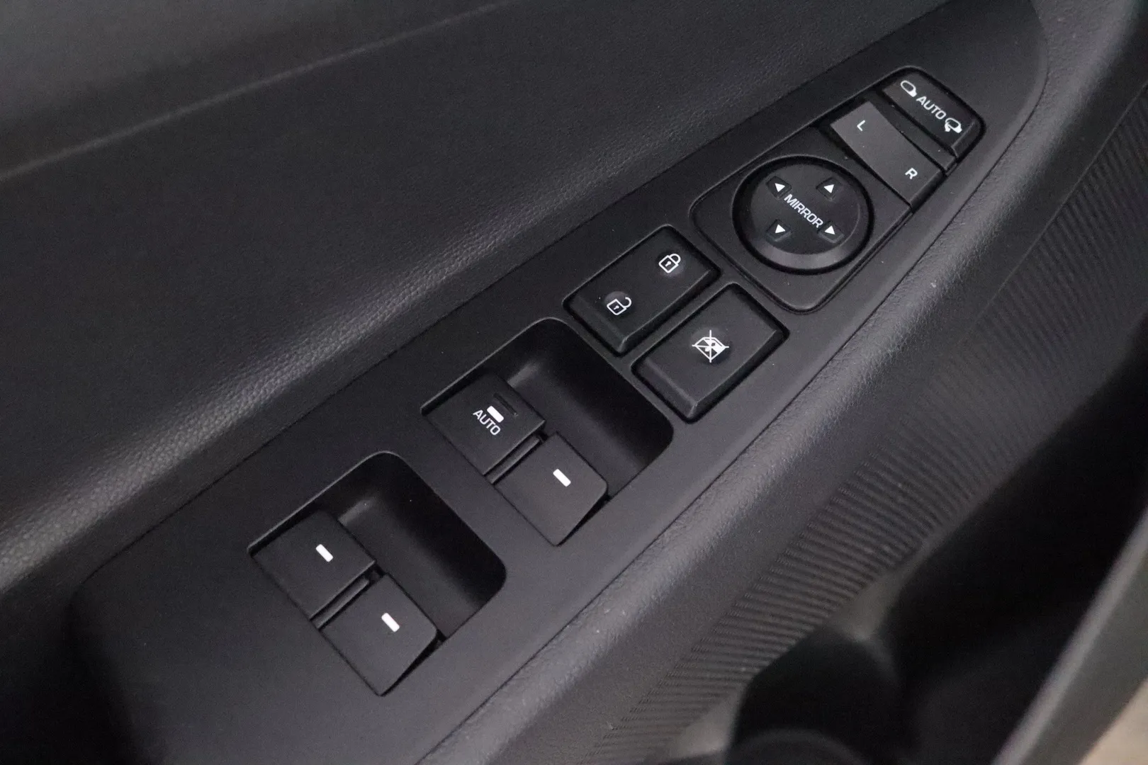 Hyundai Tucson CKJ-913 carousel image